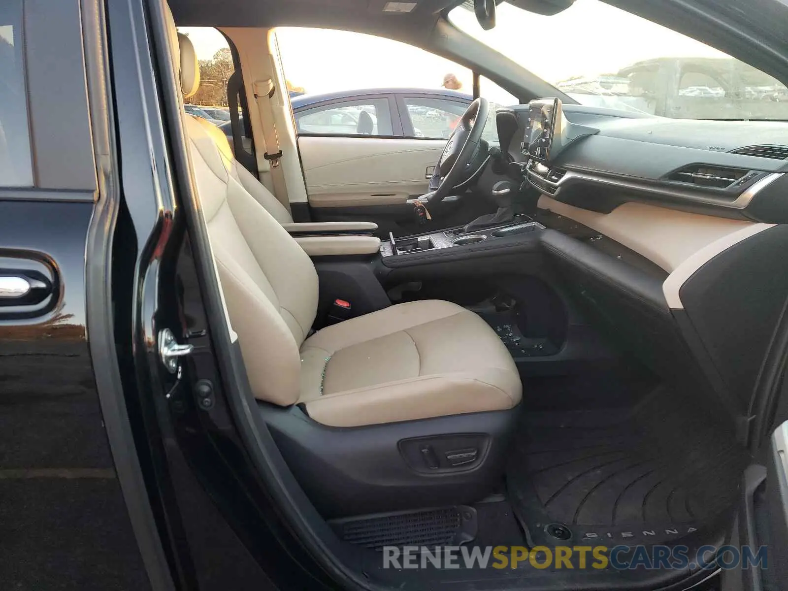 5 Photograph of a damaged car 5TDYRKEC5MS001297 TOYOTA SIENNA 2021