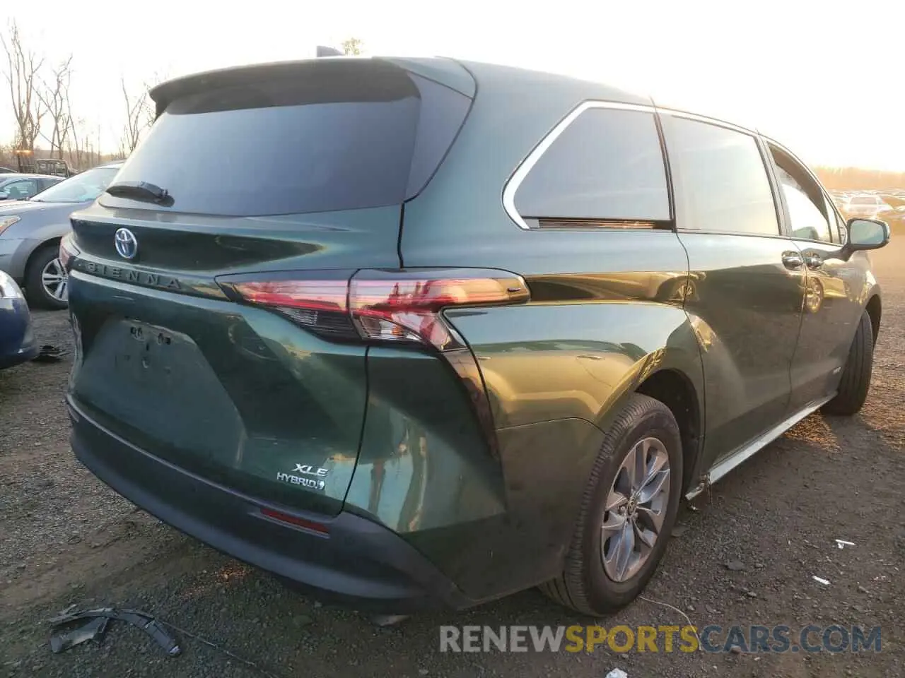 4 Photograph of a damaged car 5TDYRKEC5MS001994 TOYOTA SIENNA 2021