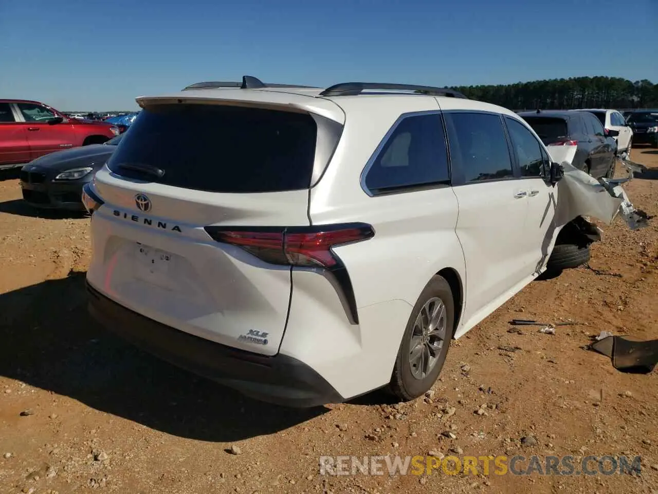4 Photograph of a damaged car 5TDYRKEC5MS035031 TOYOTA SIENNA 2021