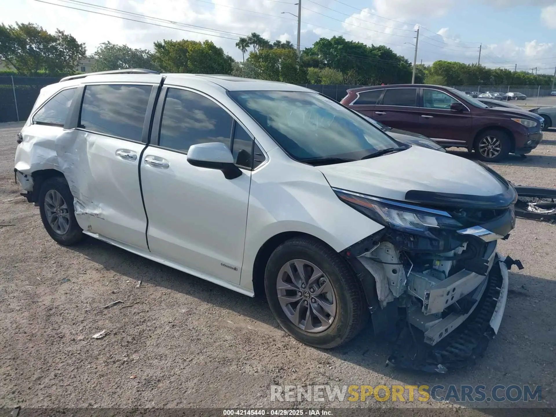 1 Photograph of a damaged car 5TDYRKEC7MS017968 TOYOTA SIENNA 2021