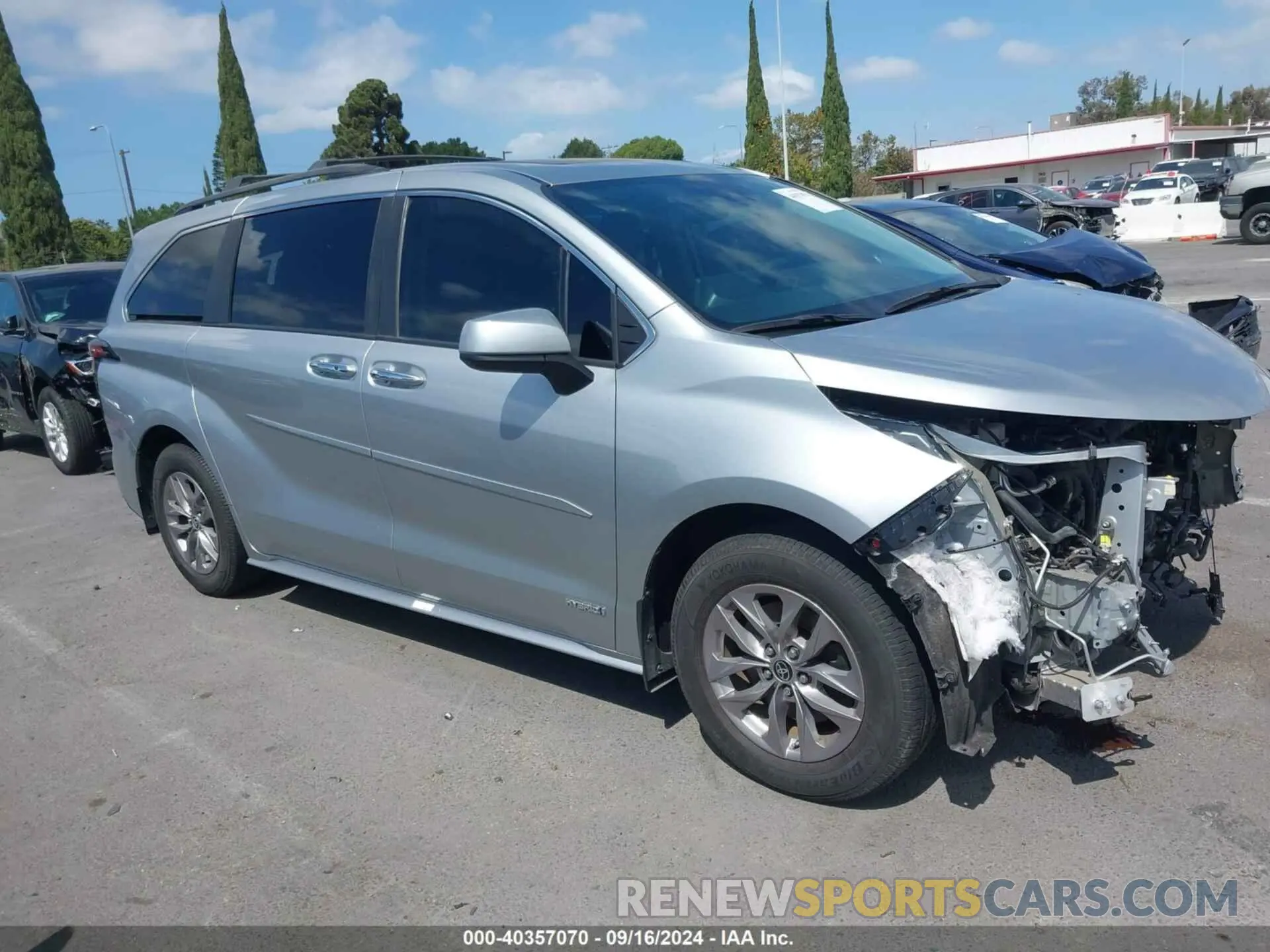 1 Фотография поврежденного автомобиля 5TDYRKEC8MS072638 TOYOTA SIENNA 2021