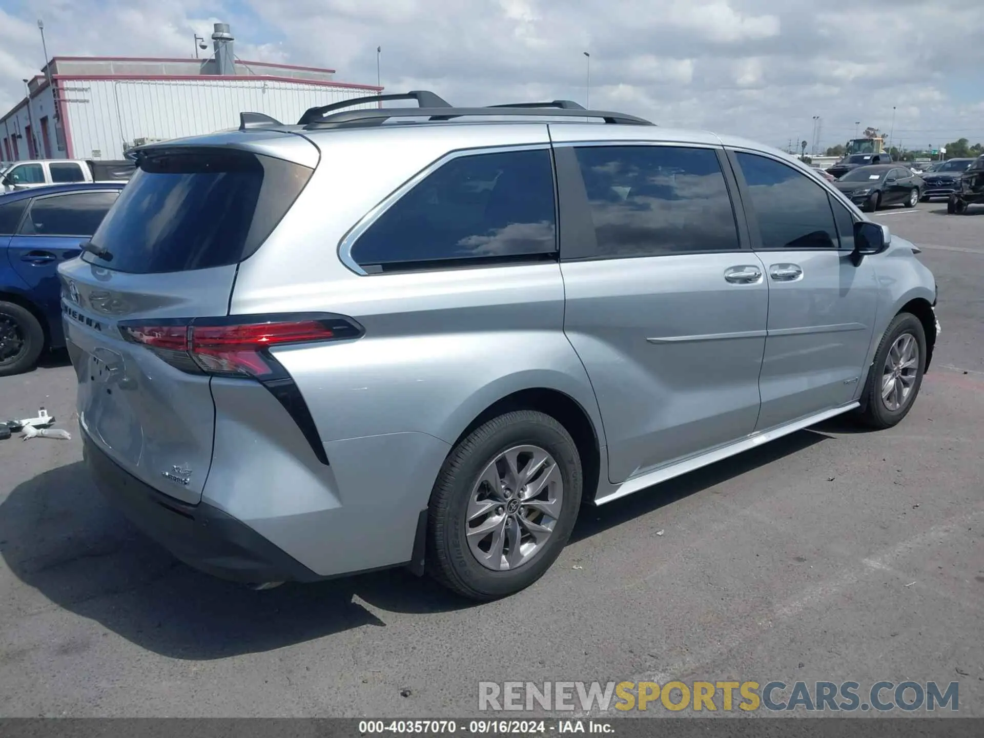 4 Фотография поврежденного автомобиля 5TDYRKEC8MS072638 TOYOTA SIENNA 2021