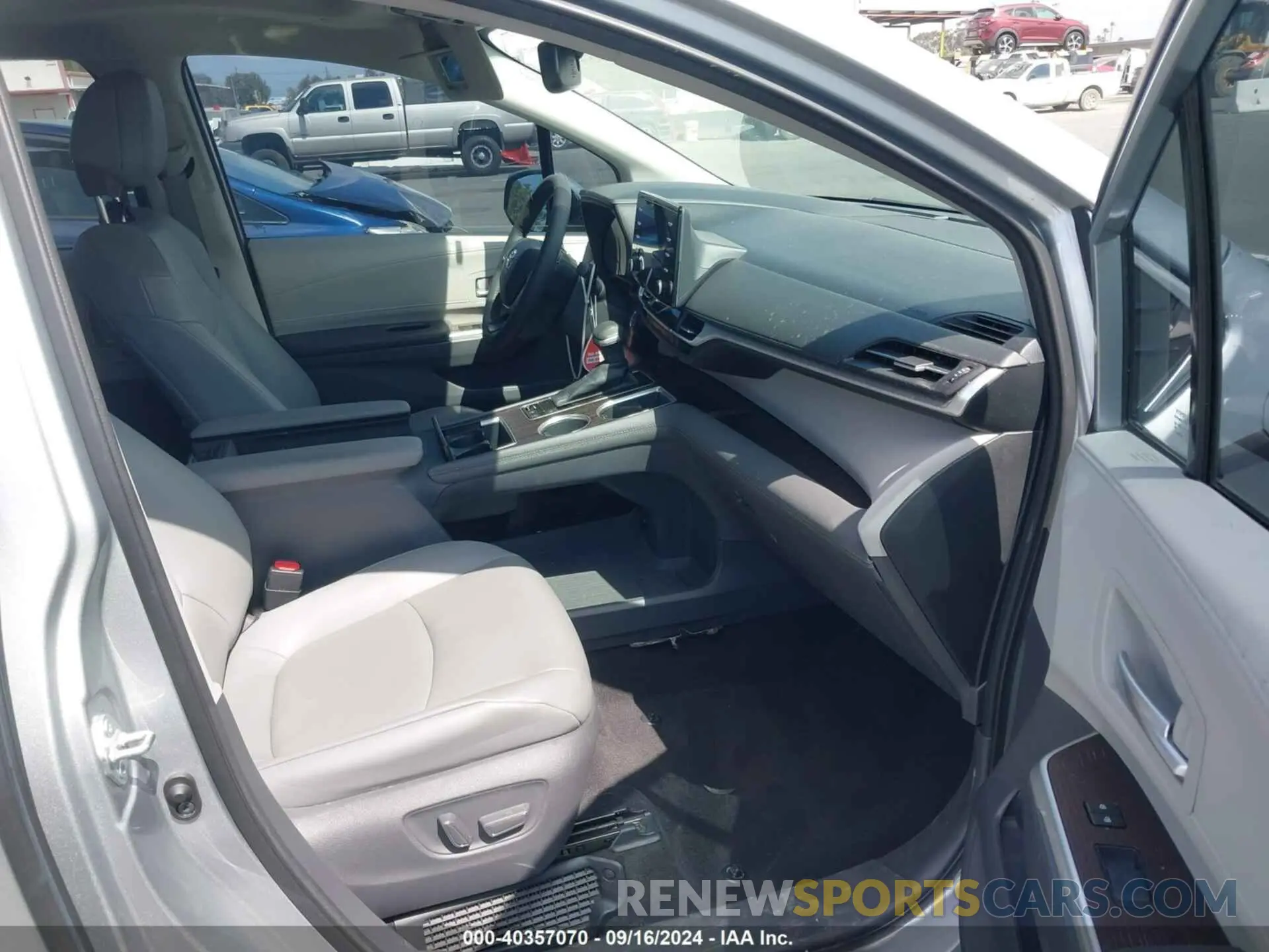 5 Фотография поврежденного автомобиля 5TDYRKEC8MS072638 TOYOTA SIENNA 2021