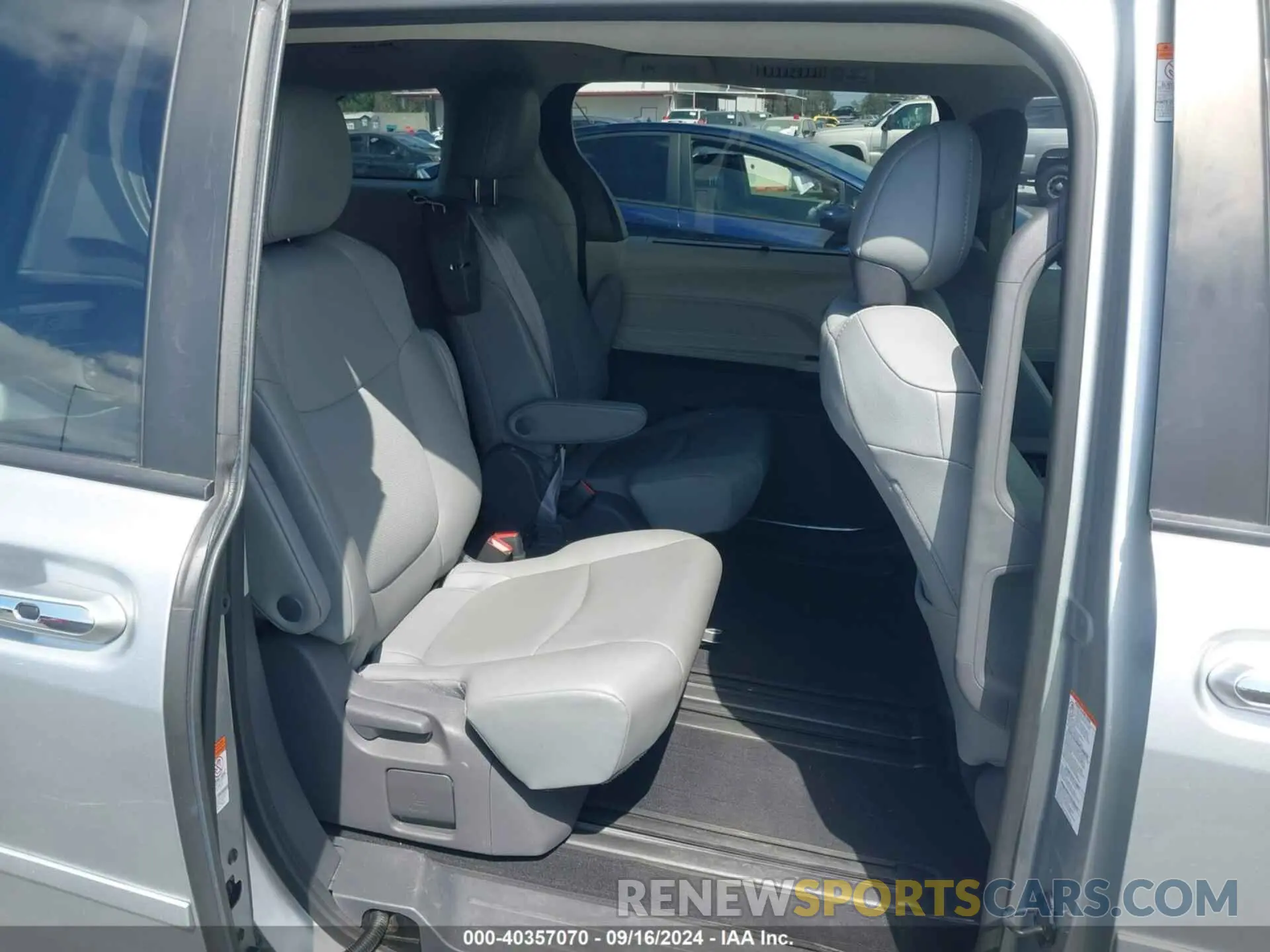 8 Фотография поврежденного автомобиля 5TDYRKEC8MS072638 TOYOTA SIENNA 2021