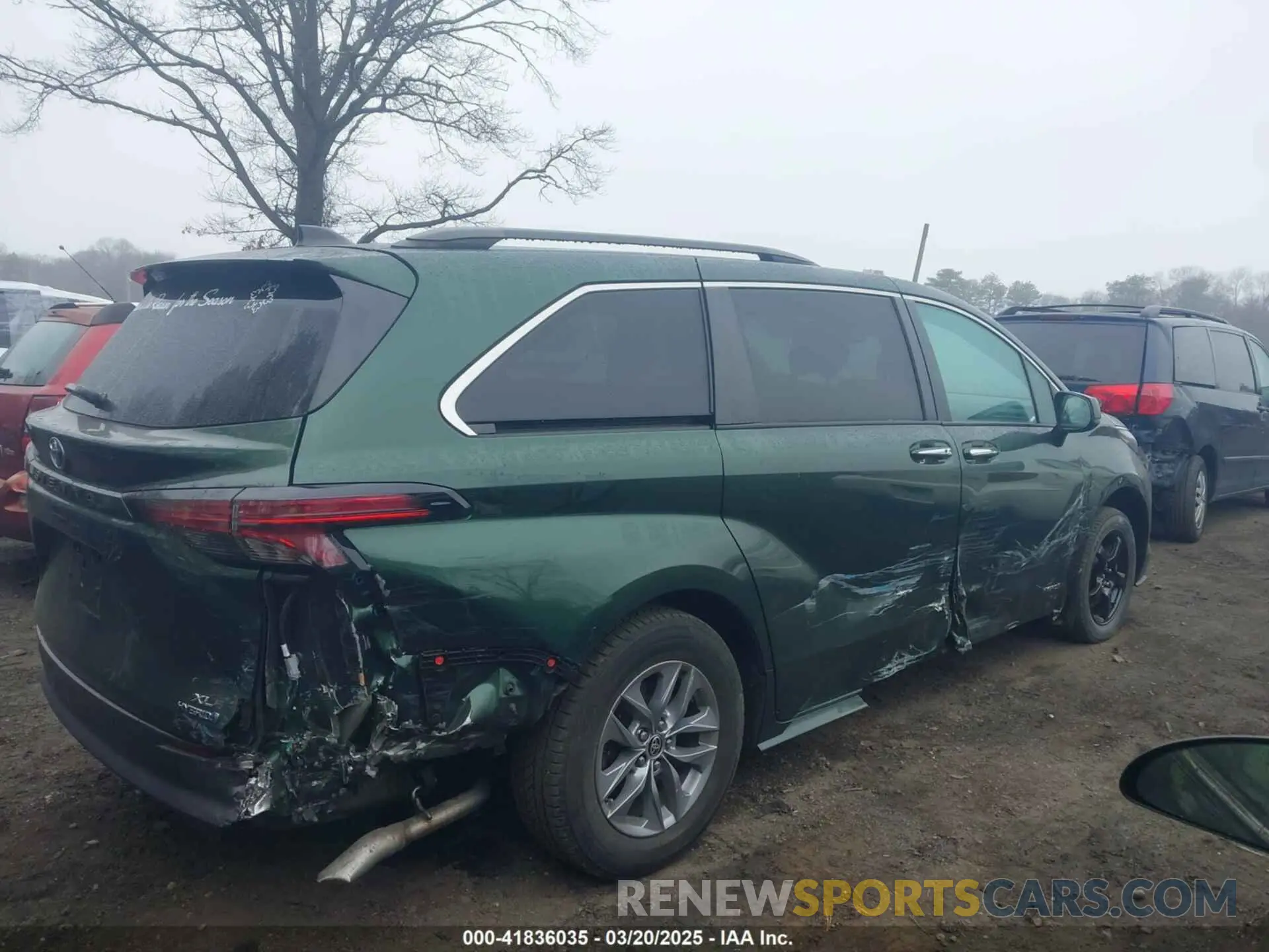 13 Photograph of a damaged car 5TDYRKEC9MS063446 TOYOTA SIENNA 2021