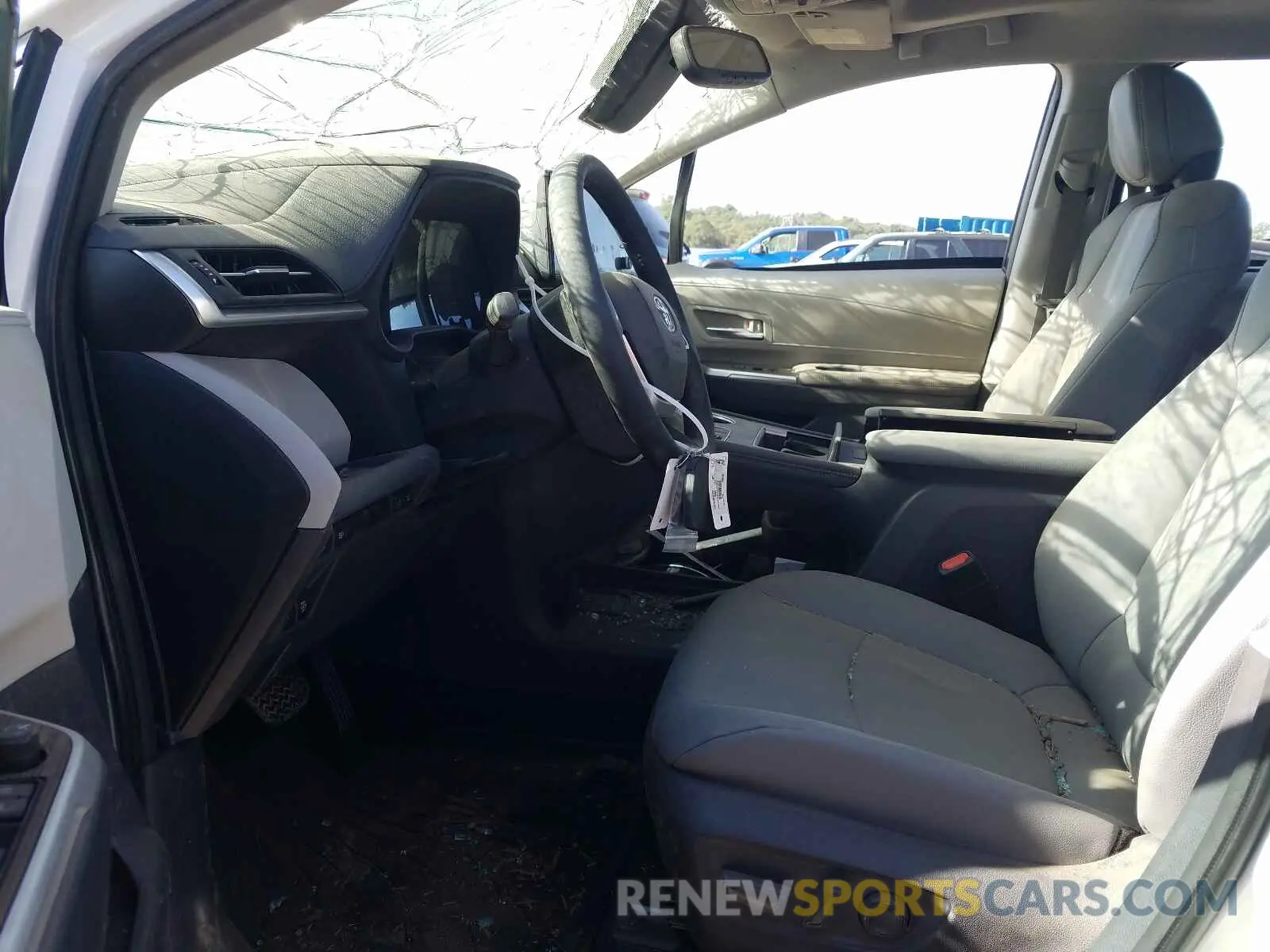 5 Photograph of a damaged car 5TDYRKECXMS034232 TOYOTA SIENNA 2021