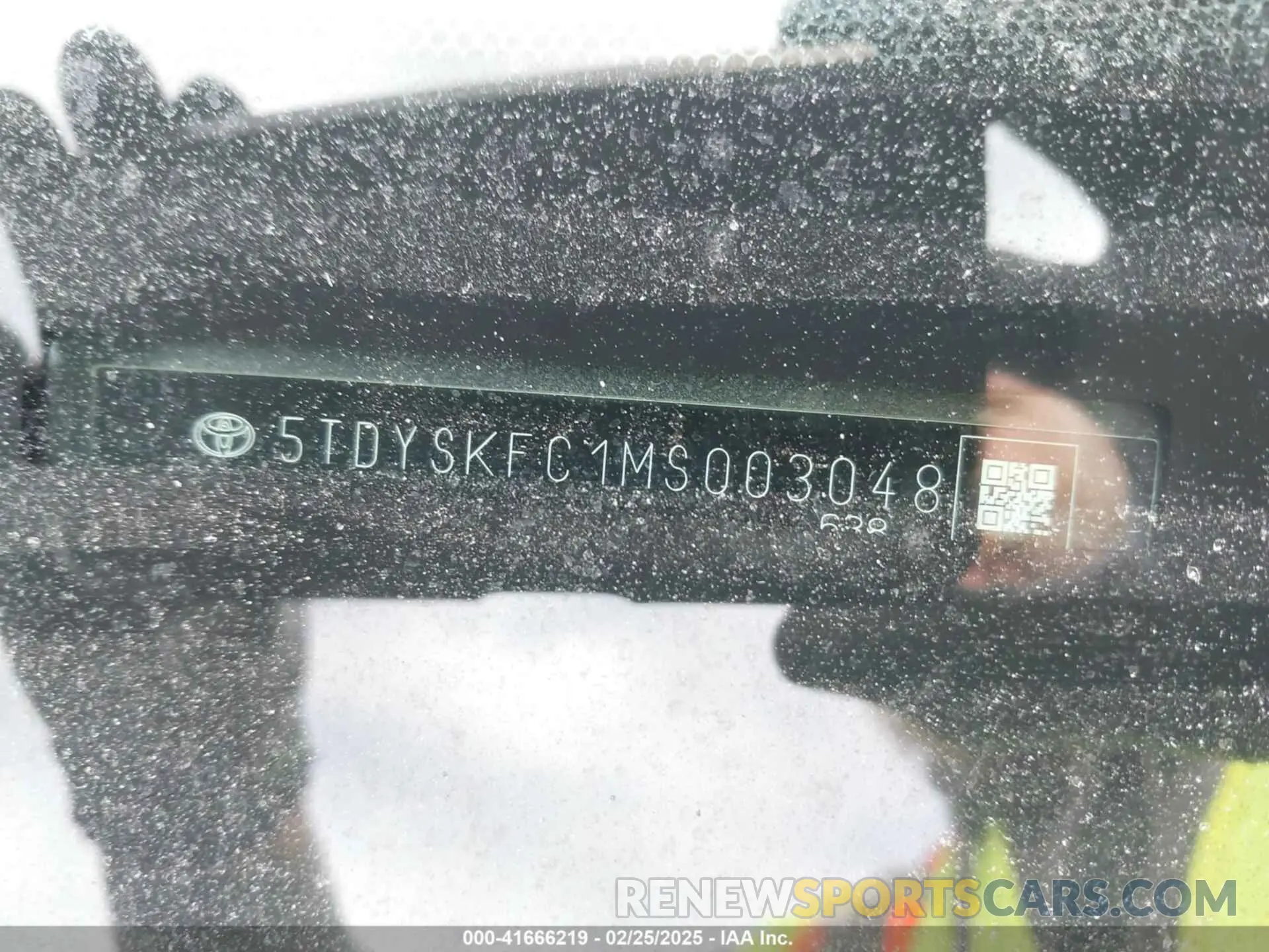 17 Photograph of a damaged car 5TDYSKFC1MS003048 TOYOTA SIENNA 2021