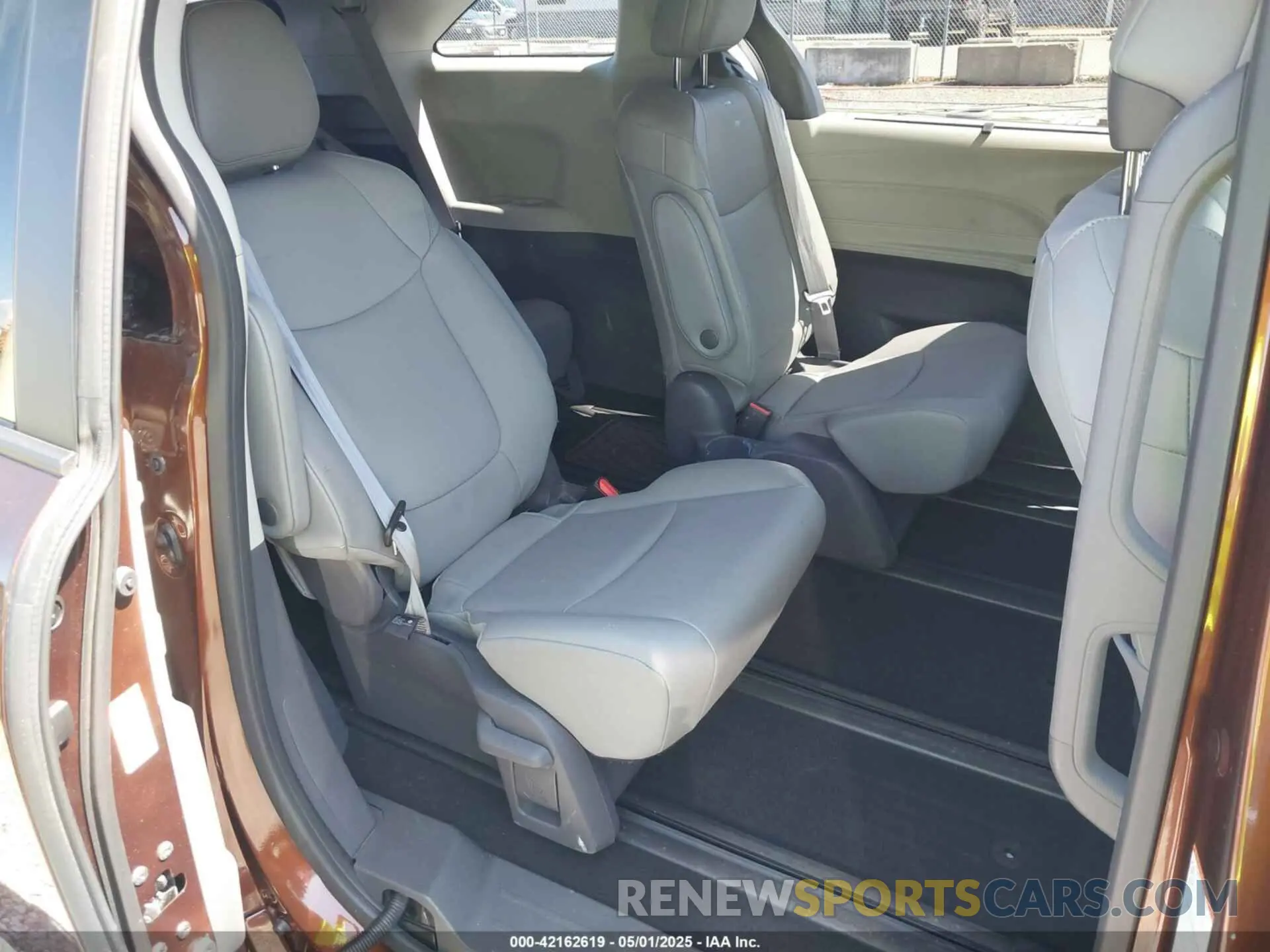 8 Фотография поврежденного автомобиля 5TDYSKFC9MS002567 TOYOTA SIENNA 2021