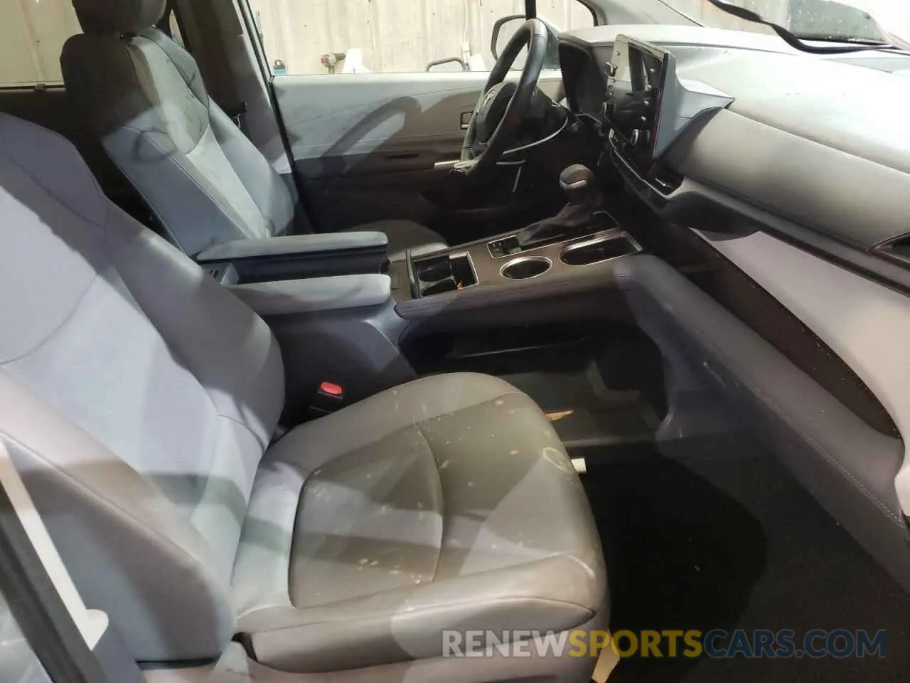 5 Photograph of a damaged car 5TDYSKFC9MS003959 TOYOTA SIENNA 2021