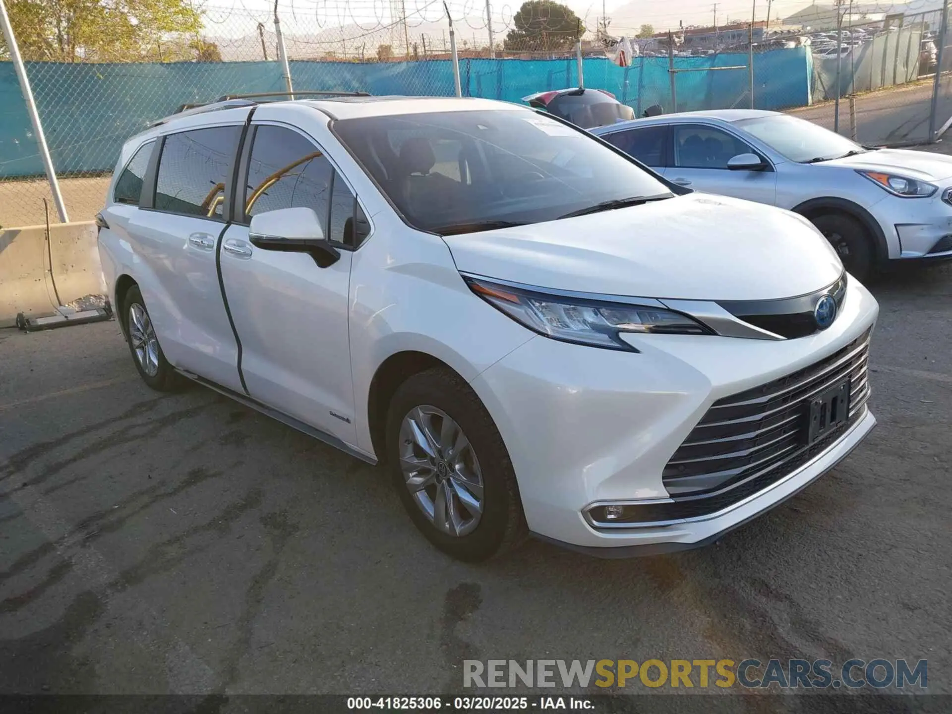 1 Фотография поврежденного автомобиля 5TDZRKEC1MS025276 TOYOTA SIENNA 2021