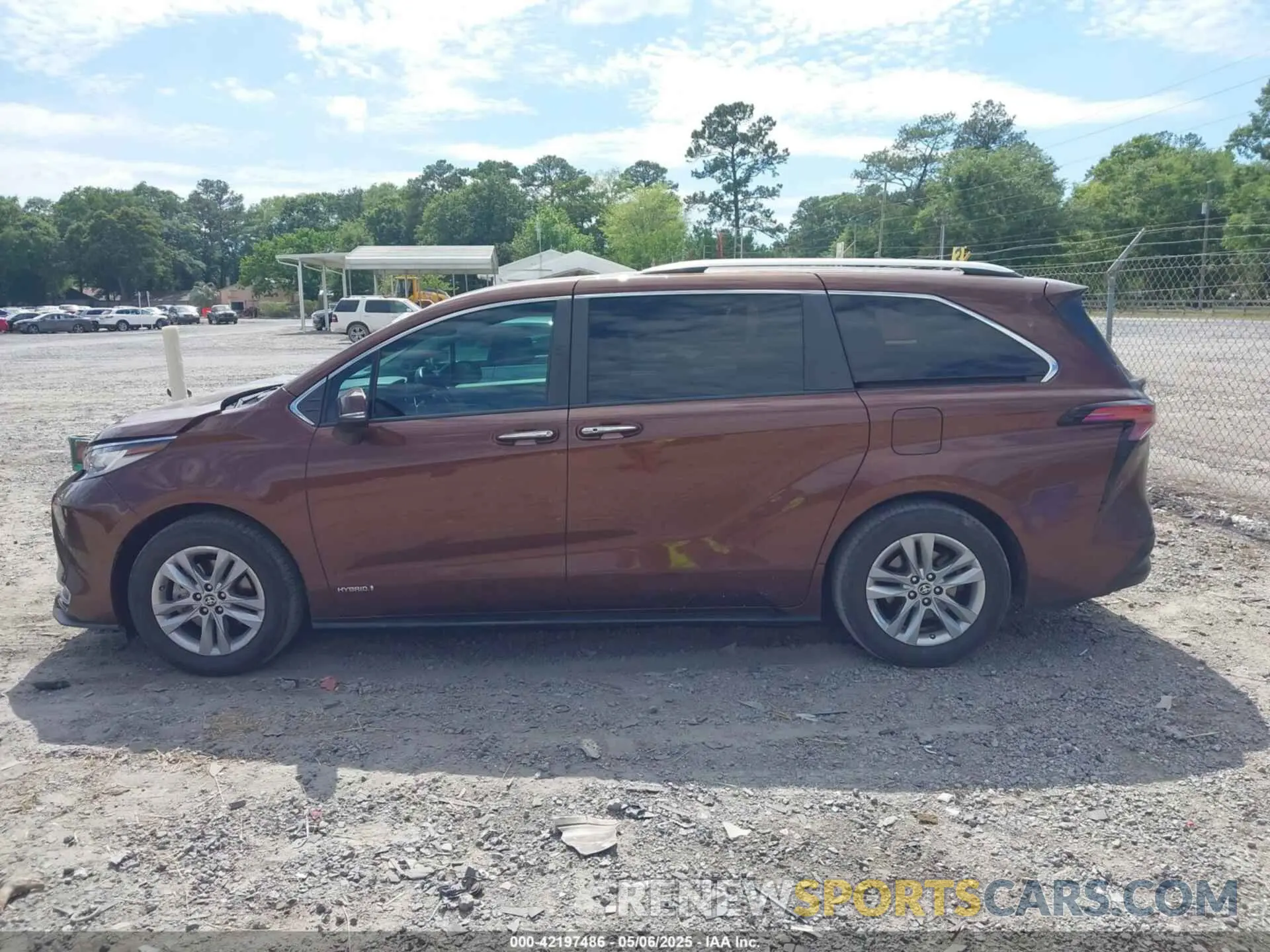 14 Photograph of a damaged car 5TDZRKEC7MS001242 TOYOTA SIENNA 2021
