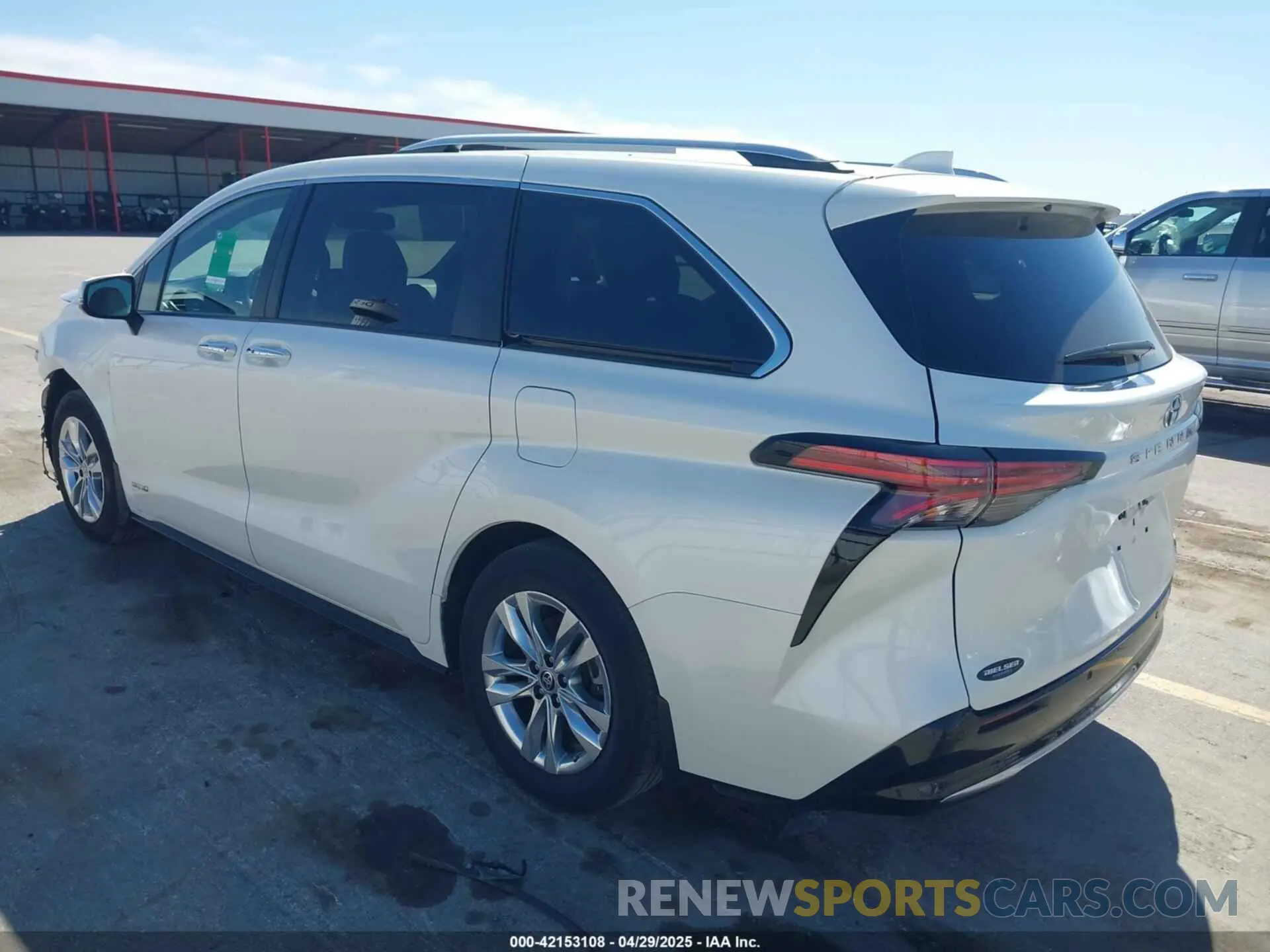 3 Photograph of a damaged car 5TDZRKEC7MS051459 TOYOTA SIENNA 2021