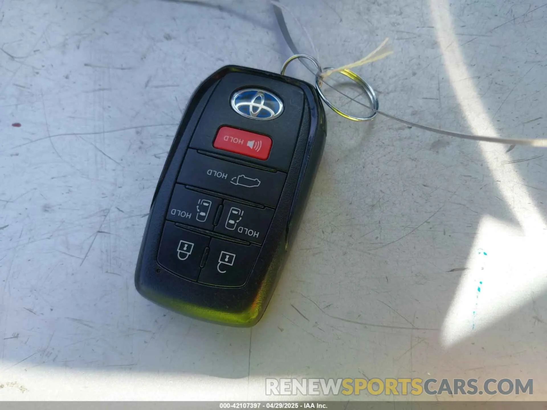 11 Photograph of a damaged car 5TDZSKFC1MS025314 TOYOTA SIENNA 2021