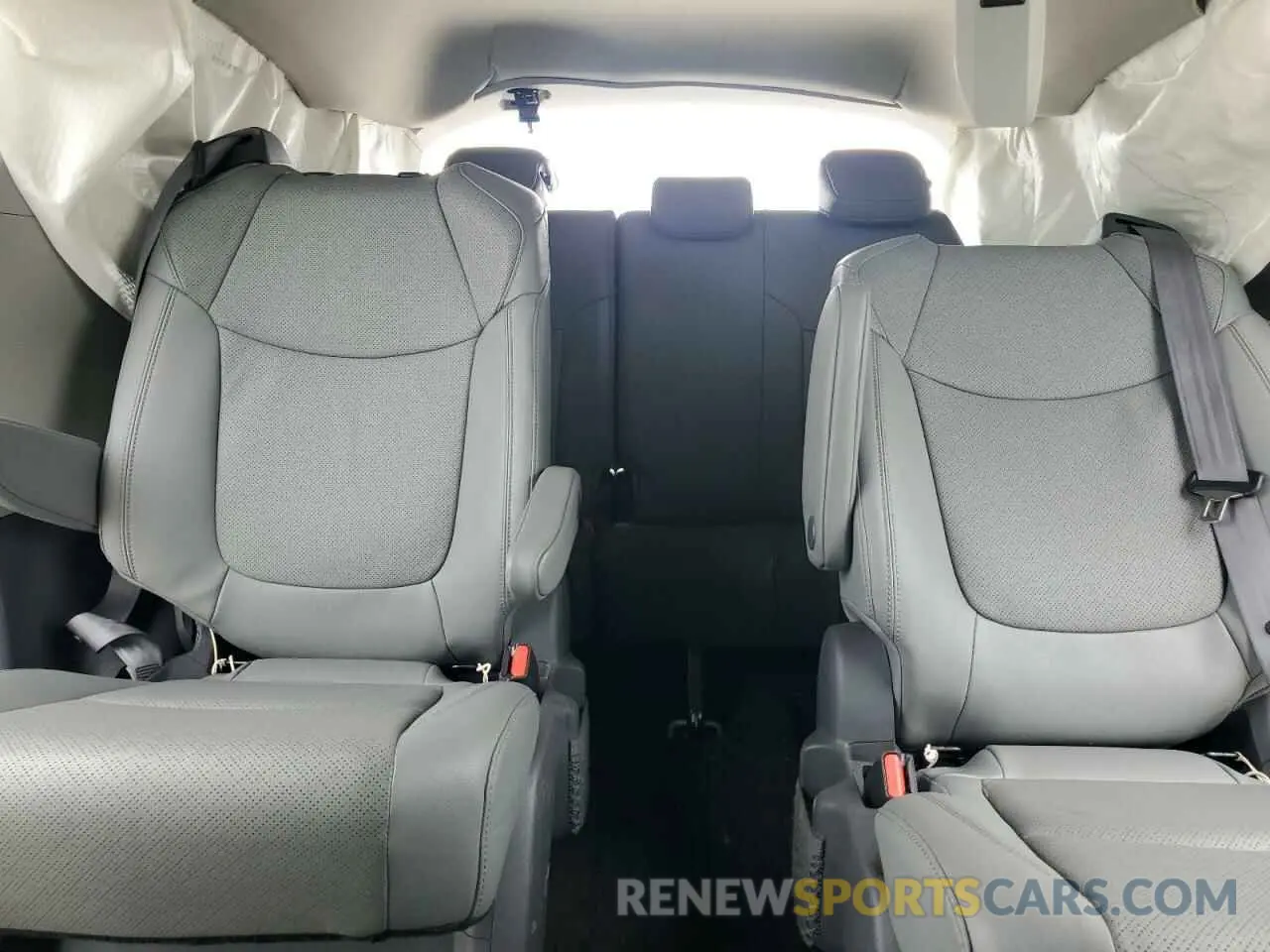 10 Photograph of a damaged car 5TDZSKFC4MS022925 TOYOTA SIENNA 2021