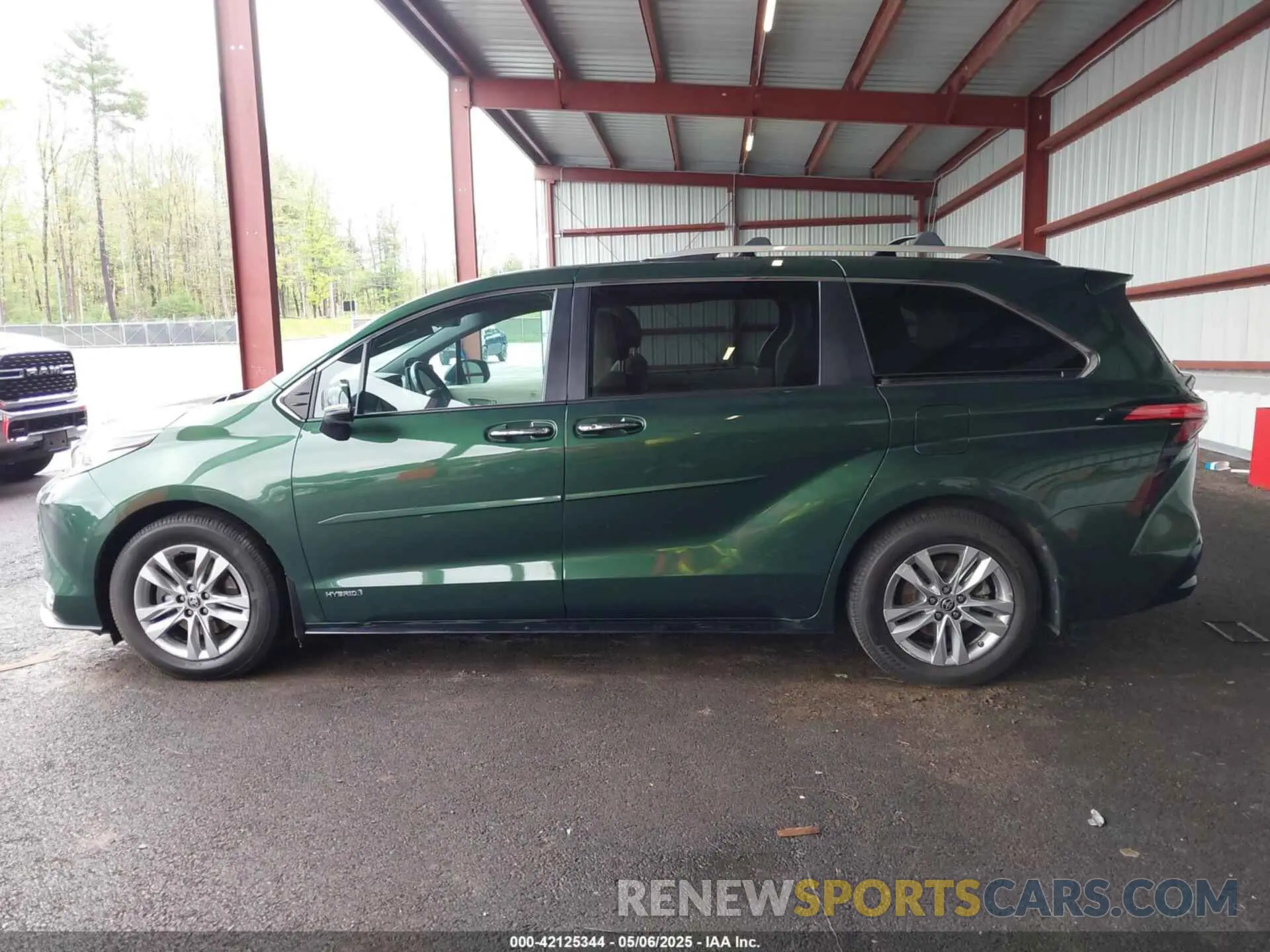 14 Photograph of a damaged car 5TDZSKFC8MS007554 TOYOTA SIENNA 2021