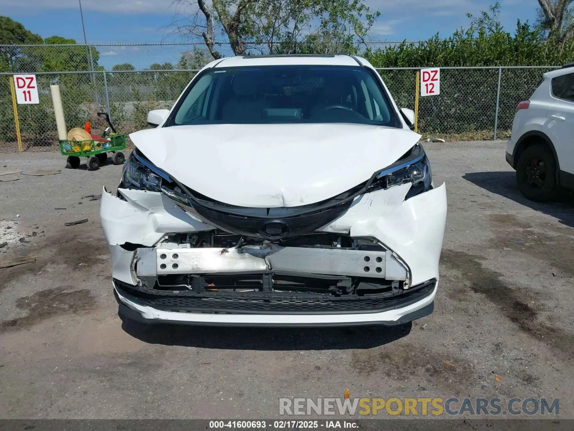 12 Фотография поврежденного автомобиля 5TDBRKECXNS099704 TOYOTA SIENNA 2022