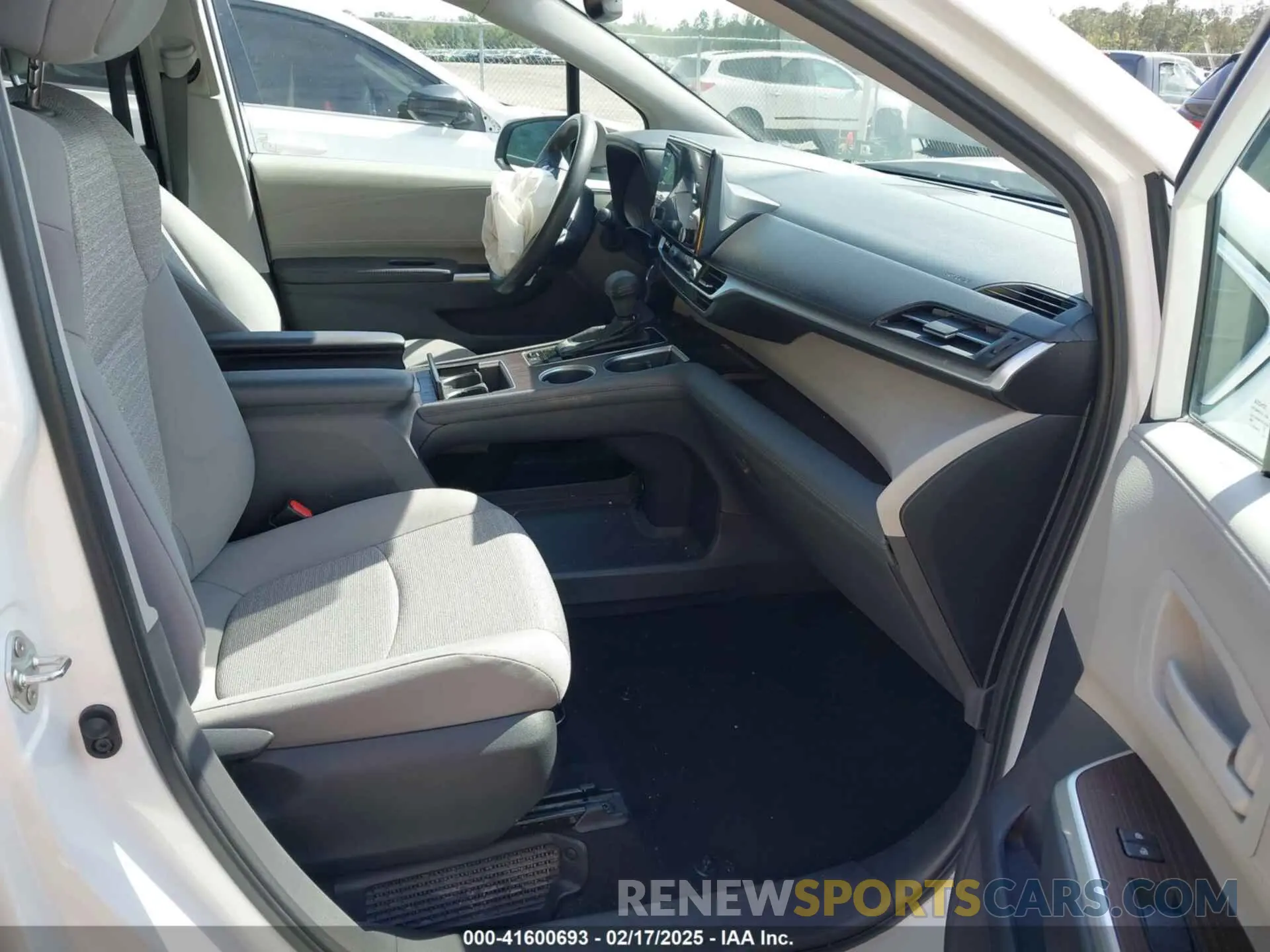 5 Фотография поврежденного автомобиля 5TDBRKECXNS099704 TOYOTA SIENNA 2022