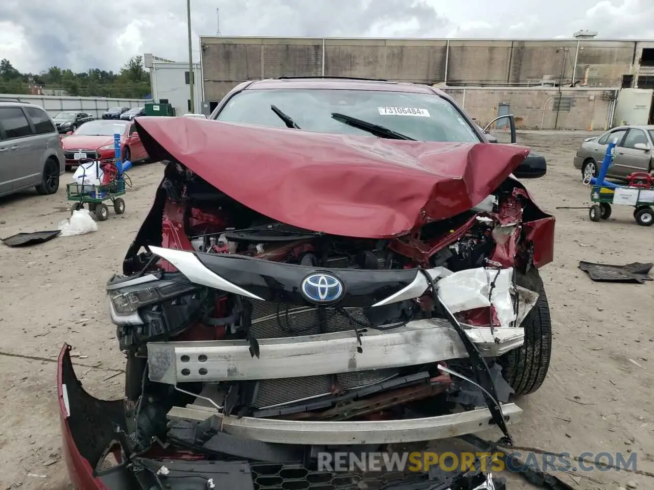 5 Photograph of a damaged car 5TDDRKEC3NS077956 TOYOTA SIENNA 2022