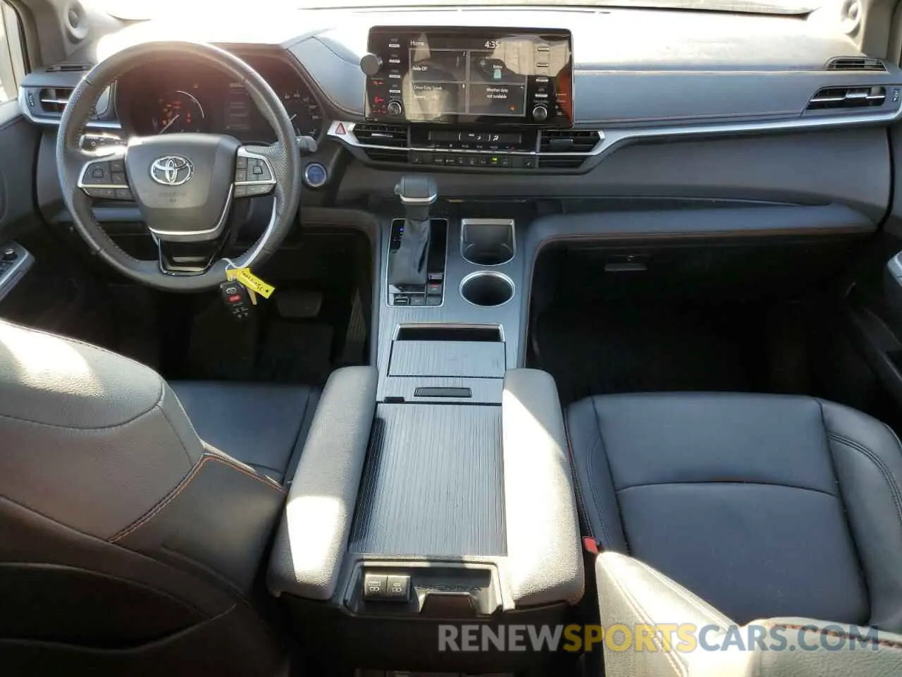 8 Photograph of a damaged car 5TDDRKEC7NS124924 TOYOTA SIENNA 2022
