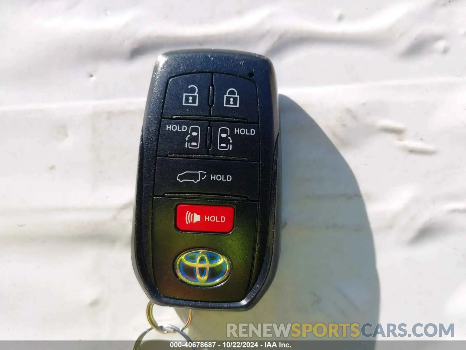 11 Photograph of a damaged car 5TDDRKECXNS098867 TOYOTA SIENNA 2022
