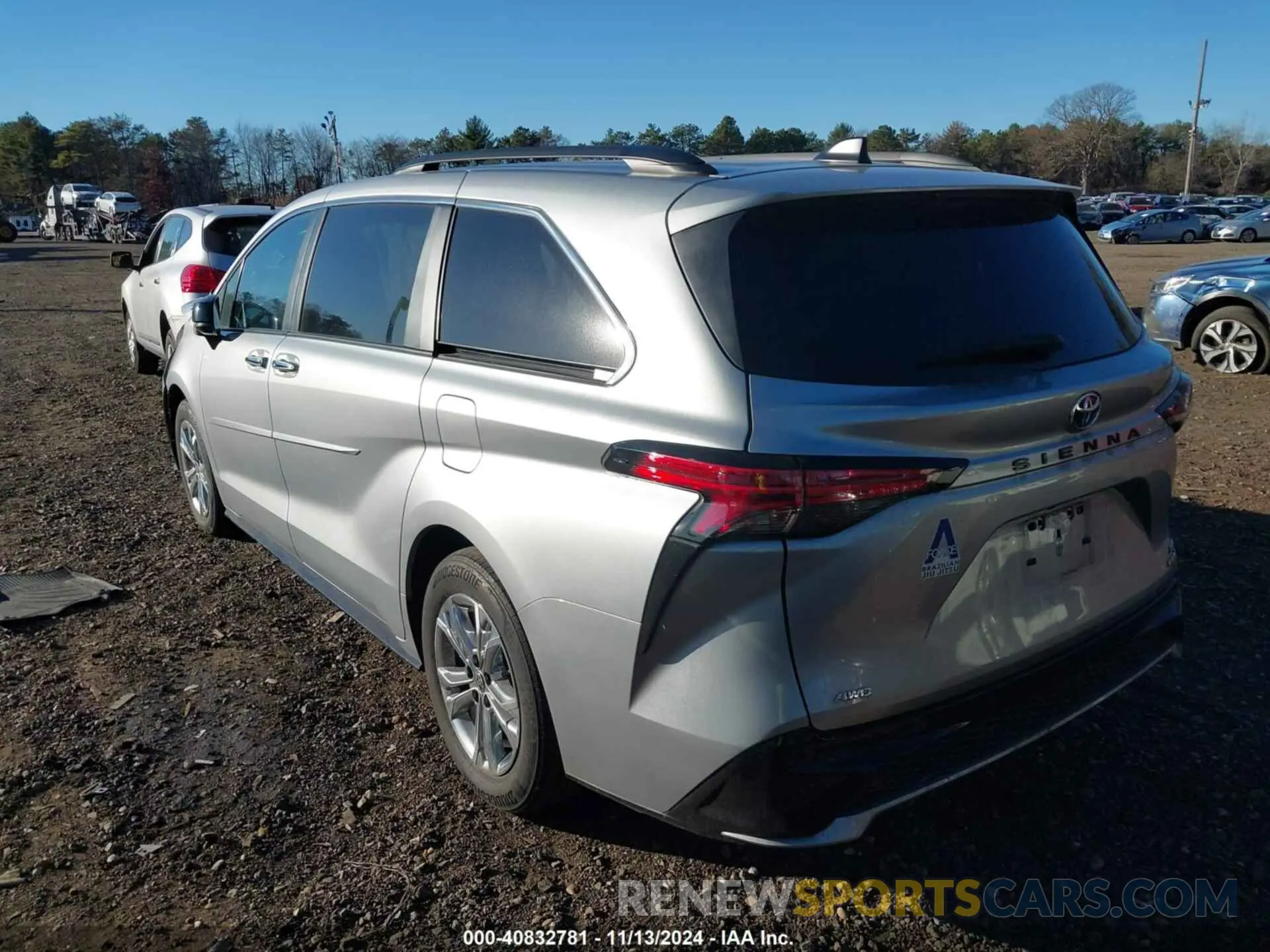 13 Photograph of a damaged car 5TDDSKFC3NS064174 TOYOTA SIENNA 2022