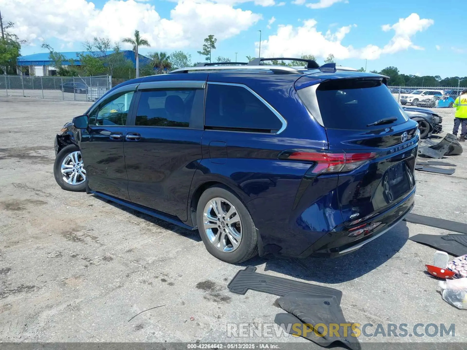 3 Photograph of a damaged car 5TDESKFC4NS072028 TOYOTA SIENNA 2022