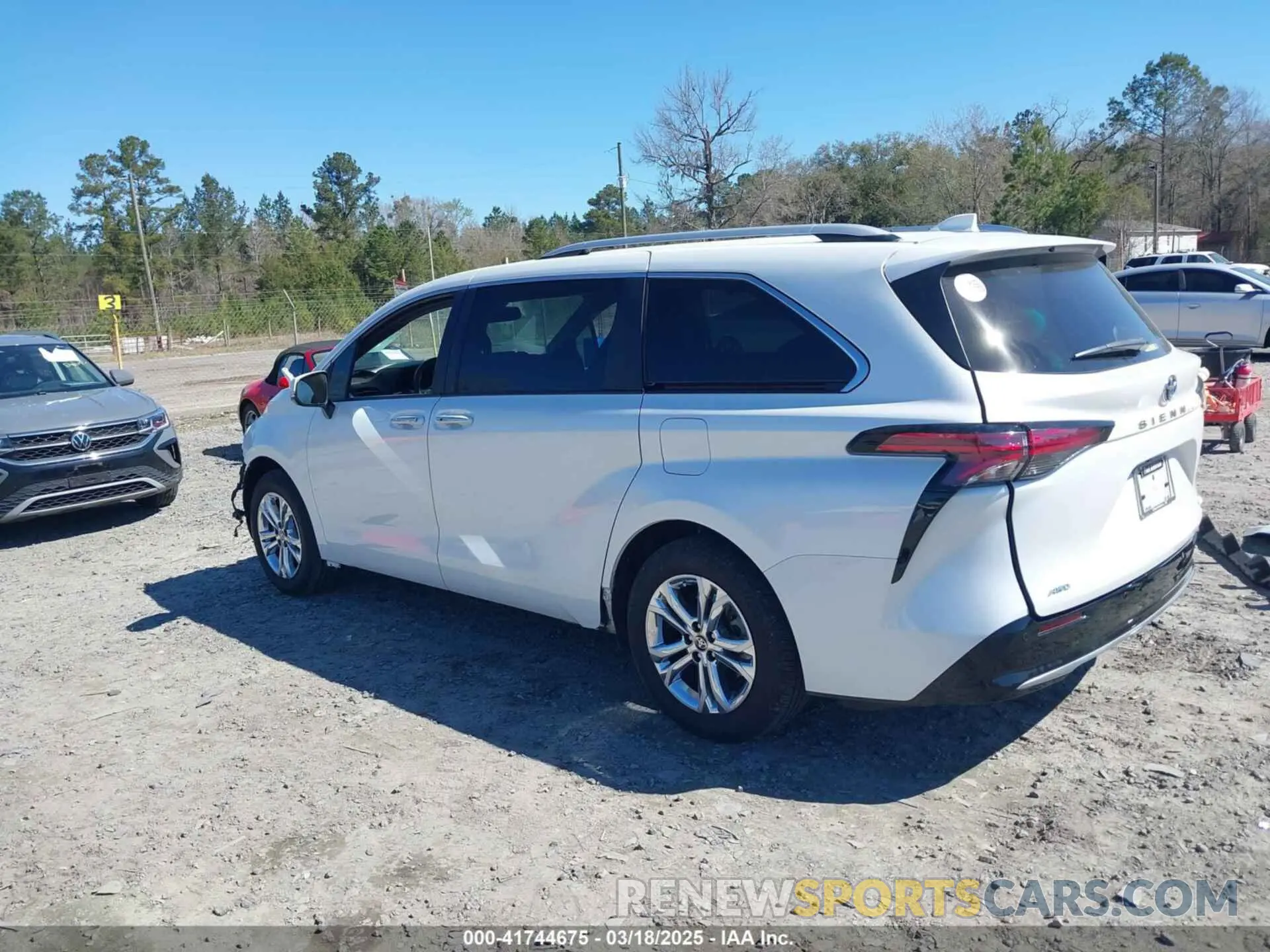 3 Photograph of a damaged car 5TDESKFC8NS057483 TOYOTA SIENNA 2022