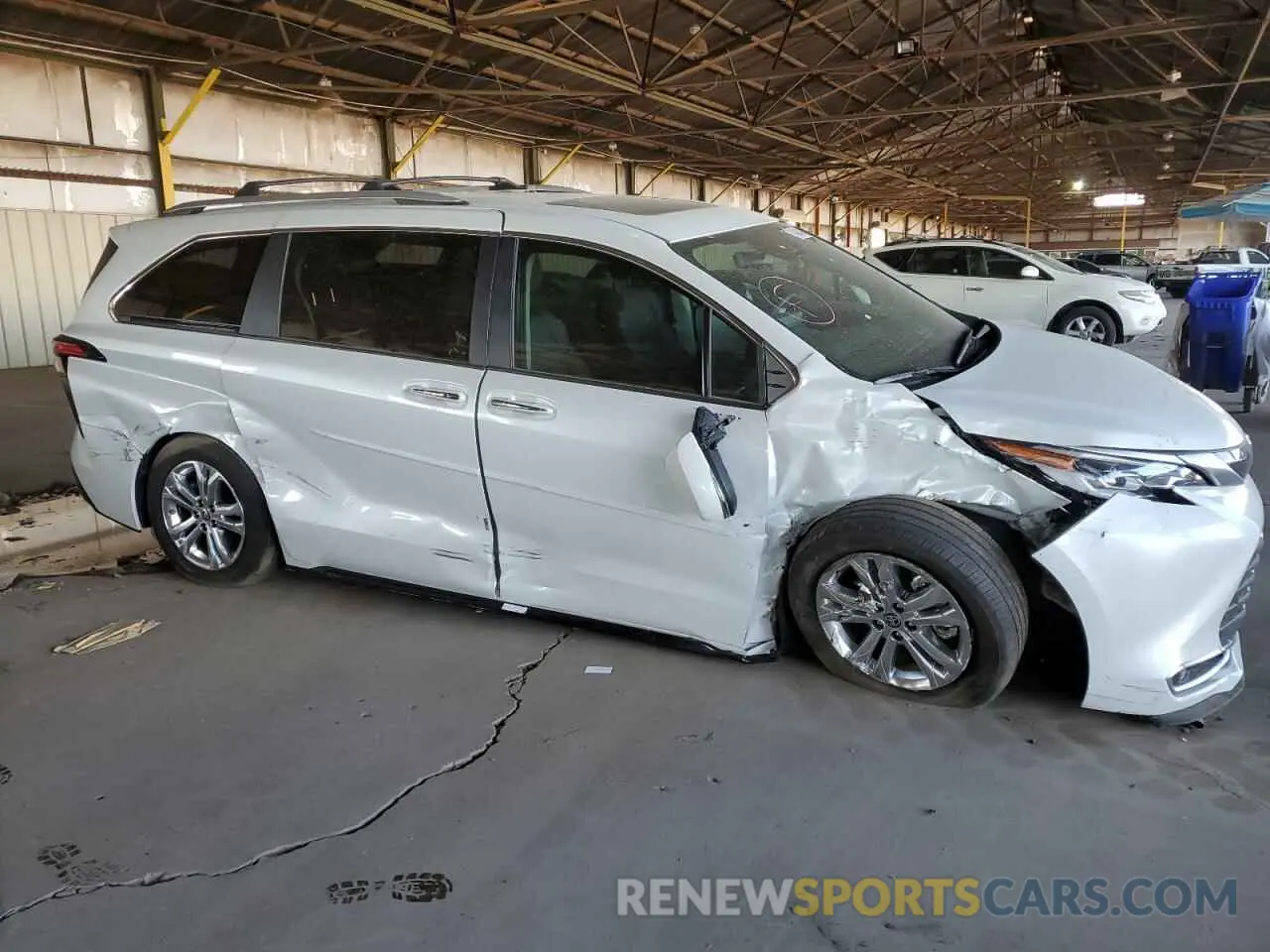 9 Photograph of a damaged car 5TDESKFCXNS043052 TOYOTA SIENNA 2022