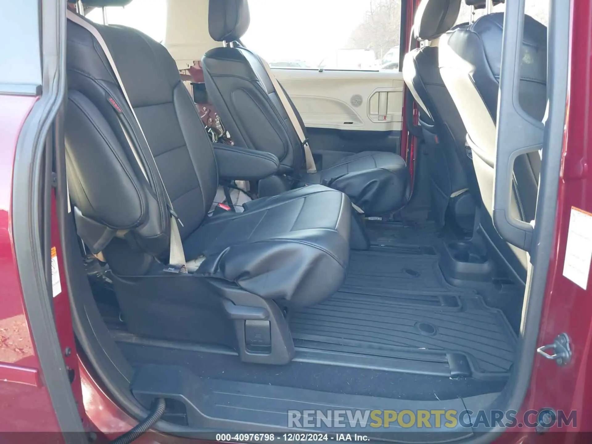 8 Фотография поврежденного автомобиля 5TDJRKEC5NS117585 TOYOTA SIENNA 2022