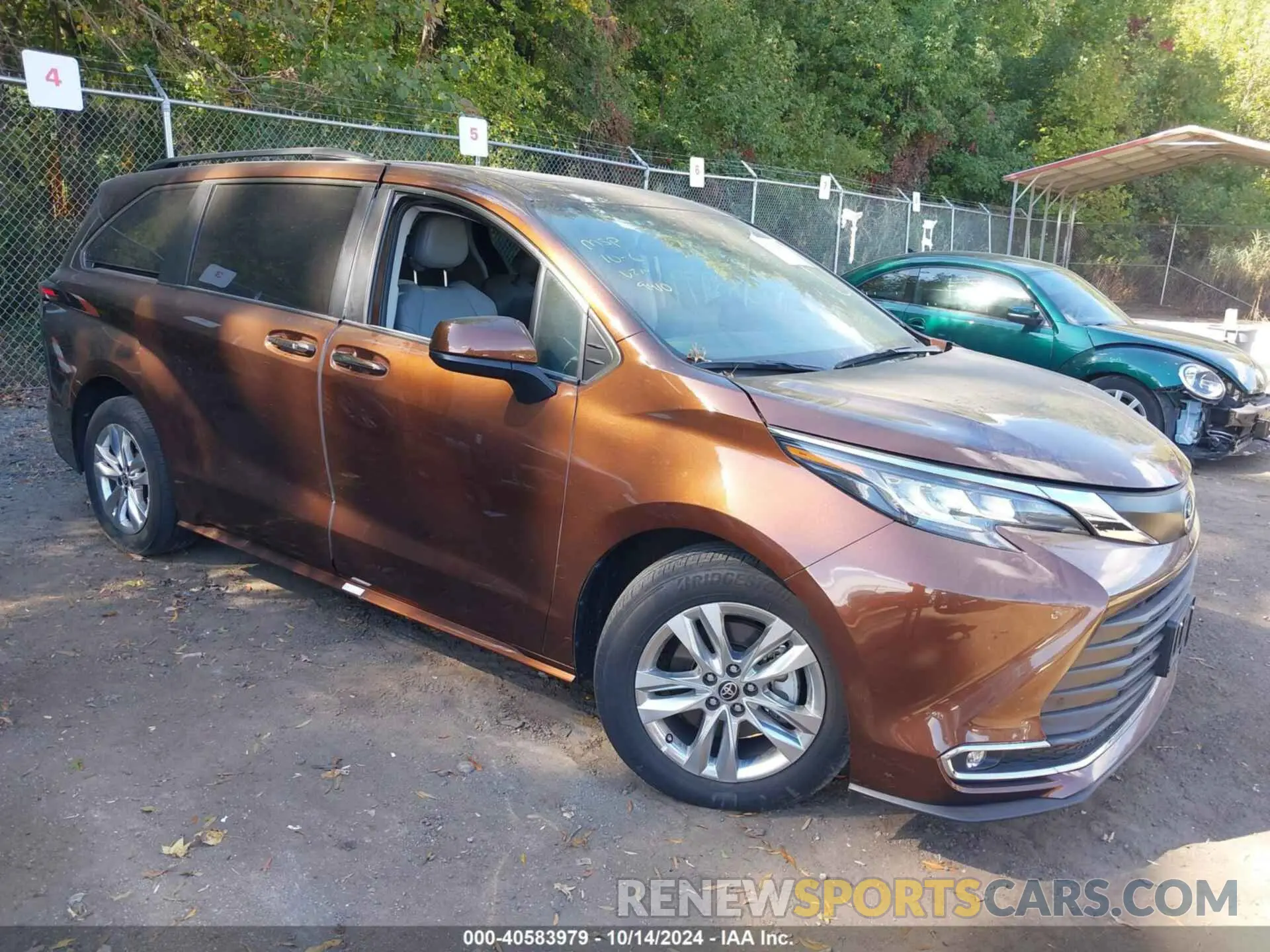 1 Photograph of a damaged car 5TDJRKEC7NS079910 TOYOTA SIENNA 2022