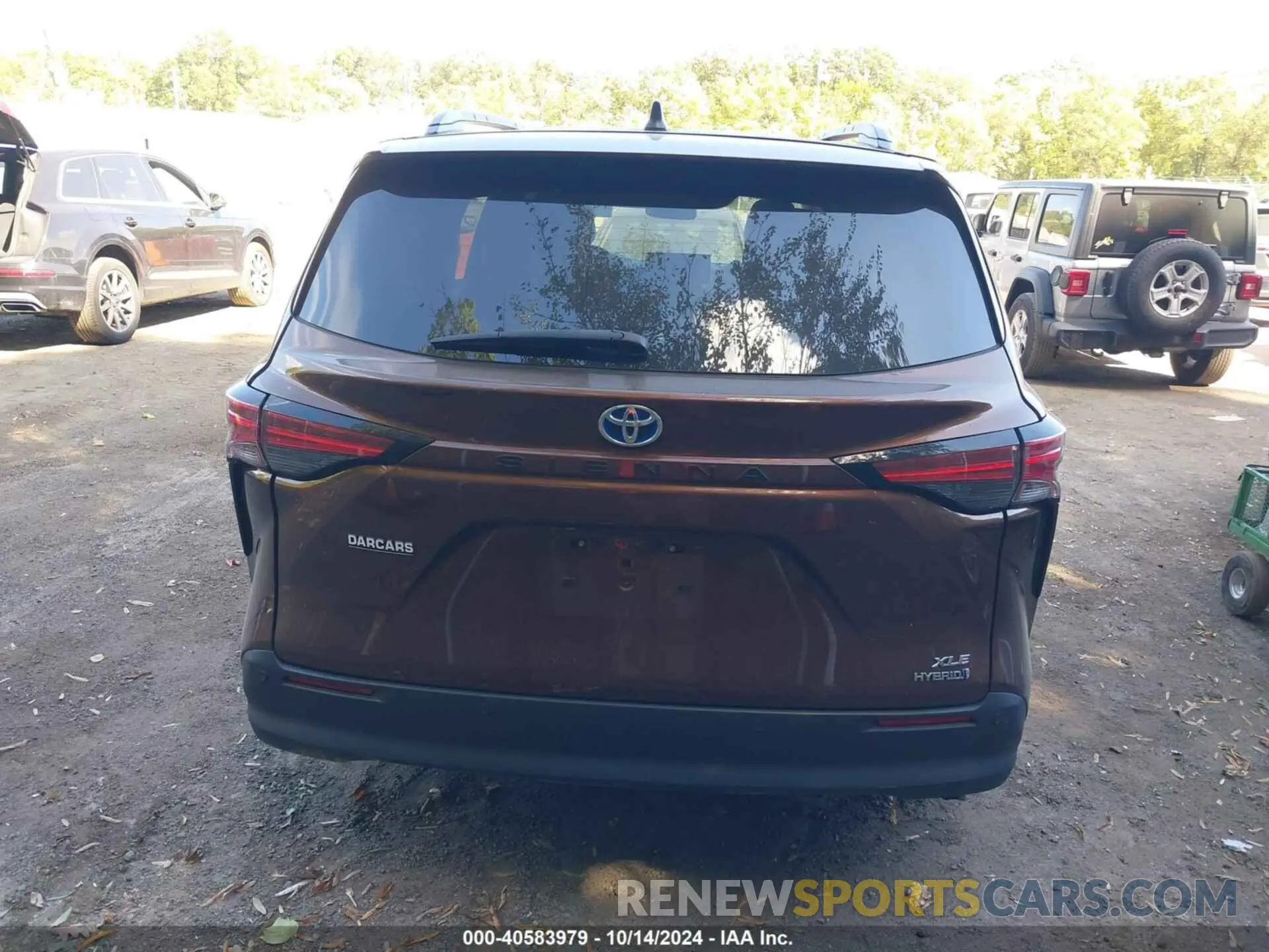 16 Photograph of a damaged car 5TDJRKEC7NS079910 TOYOTA SIENNA 2022