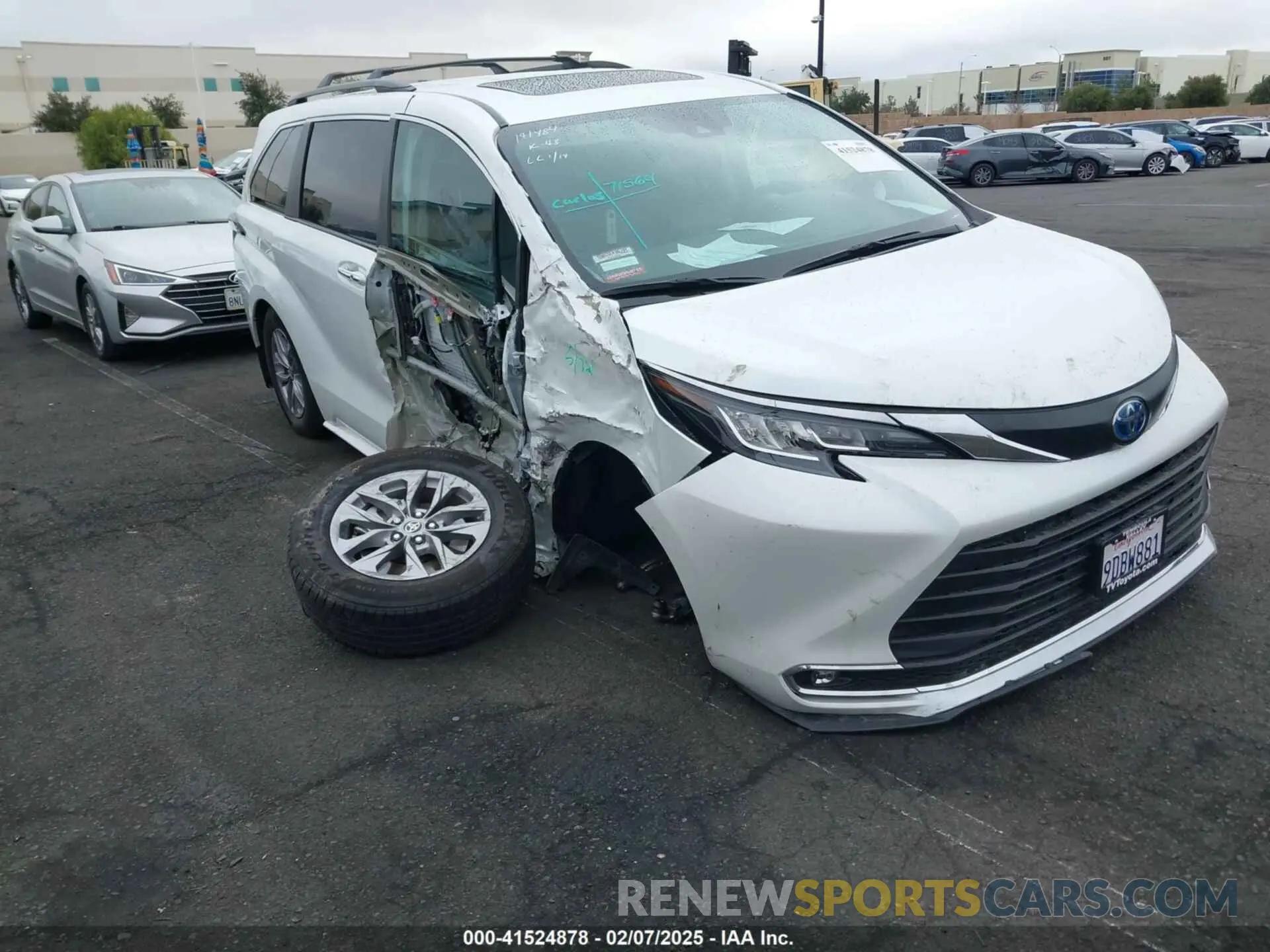 1 Photograph of a damaged car 5TDJRKECXNS135662 TOYOTA SIENNA 2022
