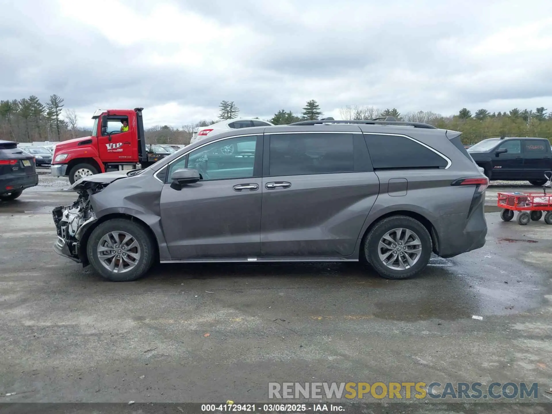 14 Photograph of a damaged car 5TDJSKFC2NS066081 TOYOTA SIENNA 2022