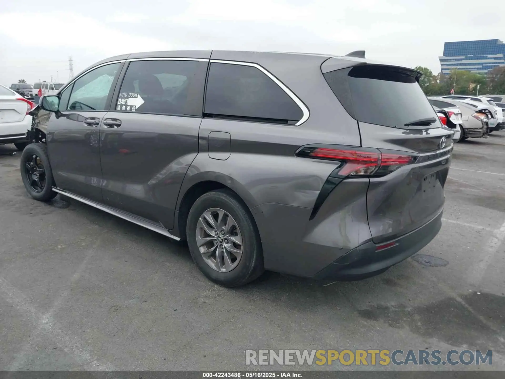 3 Photograph of a damaged car 5TDKRKEC1NS099302 TOYOTA SIENNA 2022
