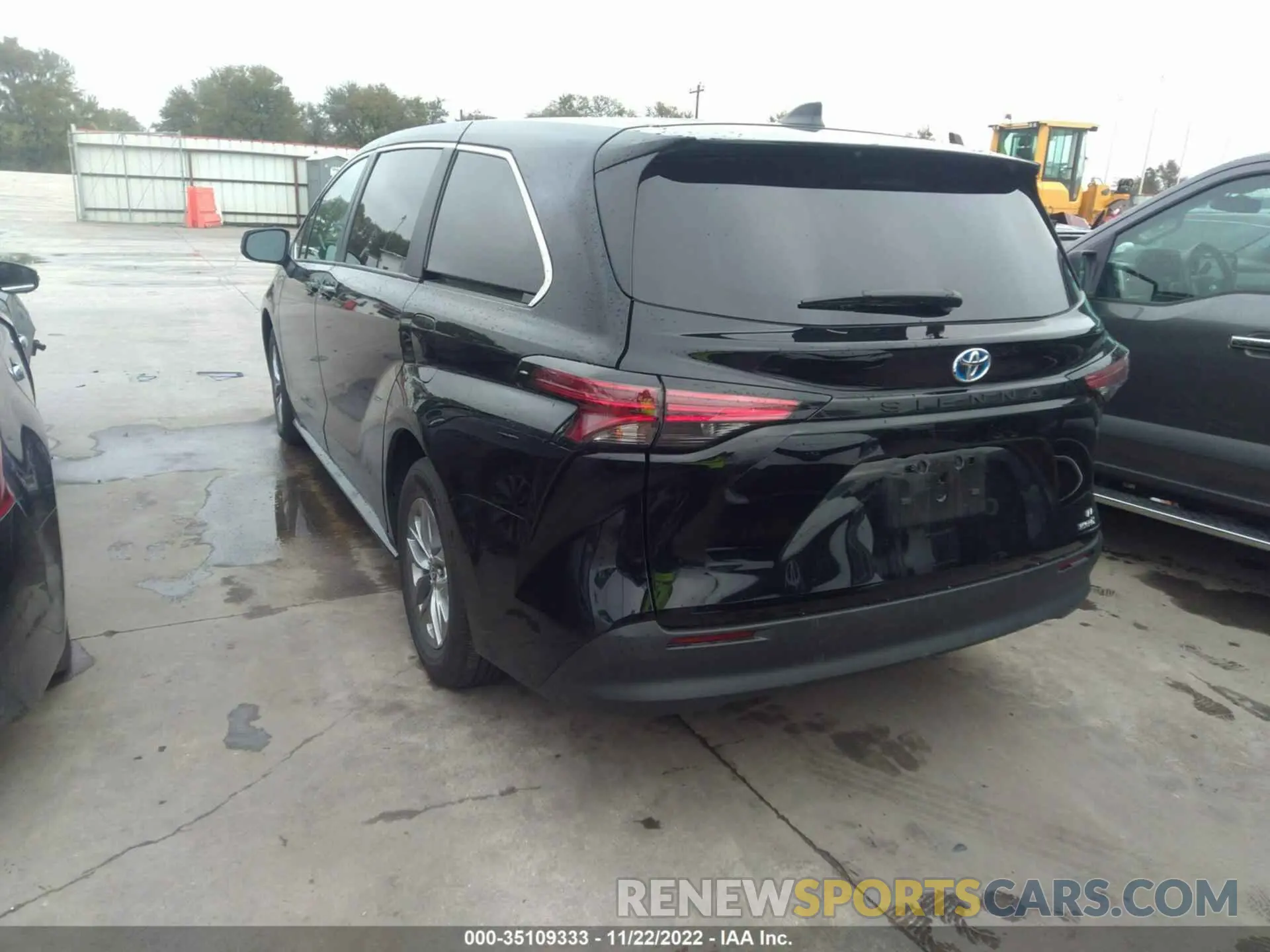 3 Photograph of a damaged car 5TDKRKEC4NS122765 TOYOTA SIENNA 2022