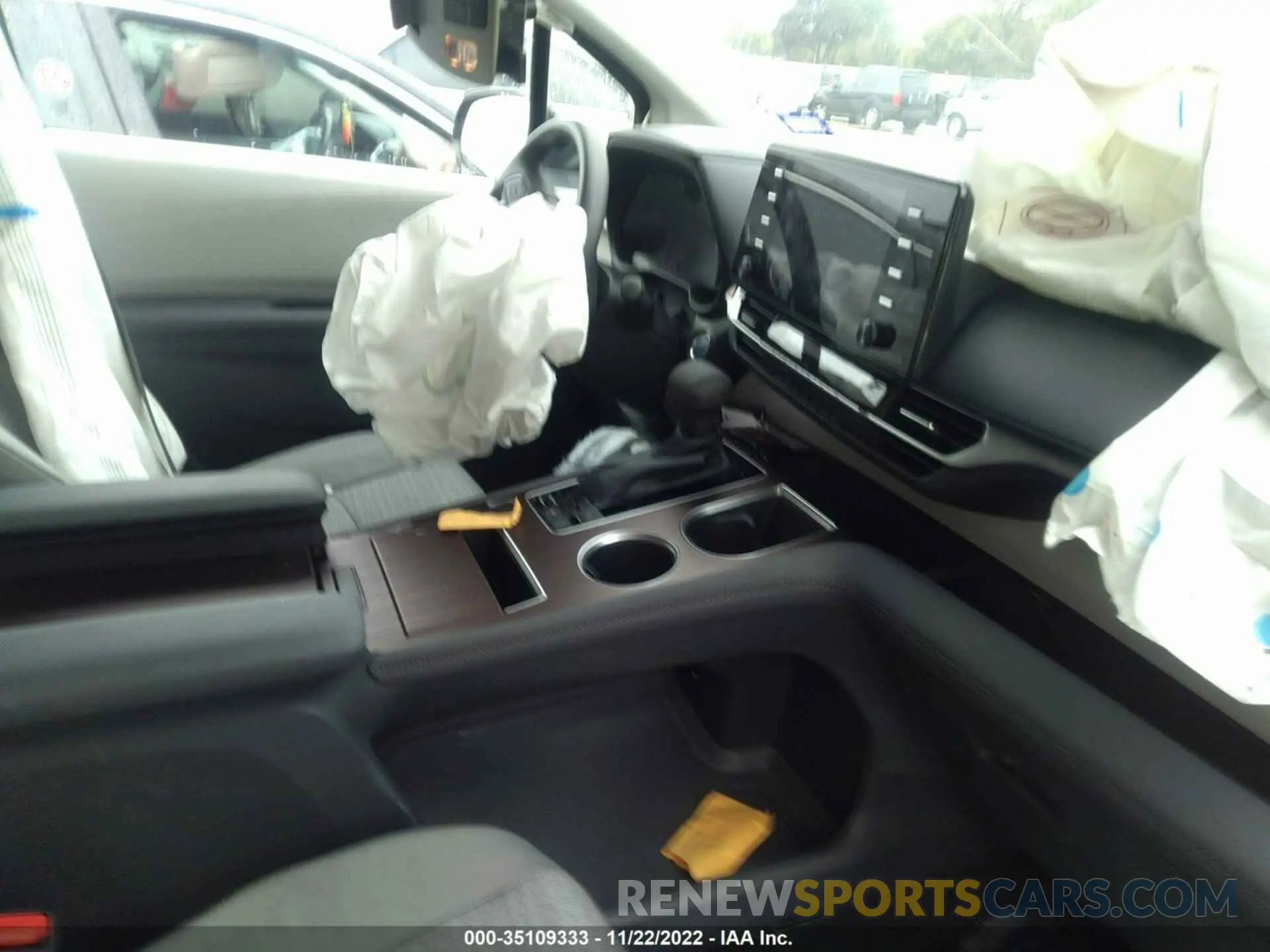 5 Photograph of a damaged car 5TDKRKEC4NS122765 TOYOTA SIENNA 2022