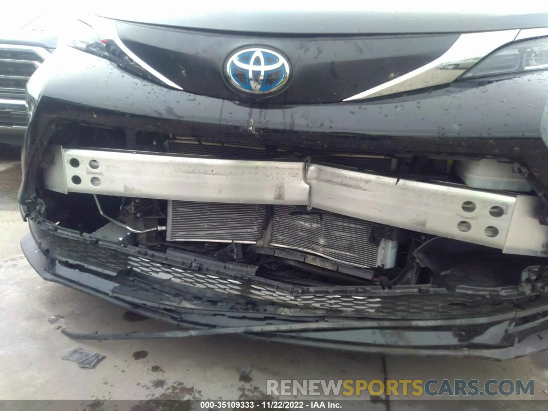 6 Photograph of a damaged car 5TDKRKEC4NS122765 TOYOTA SIENNA 2022