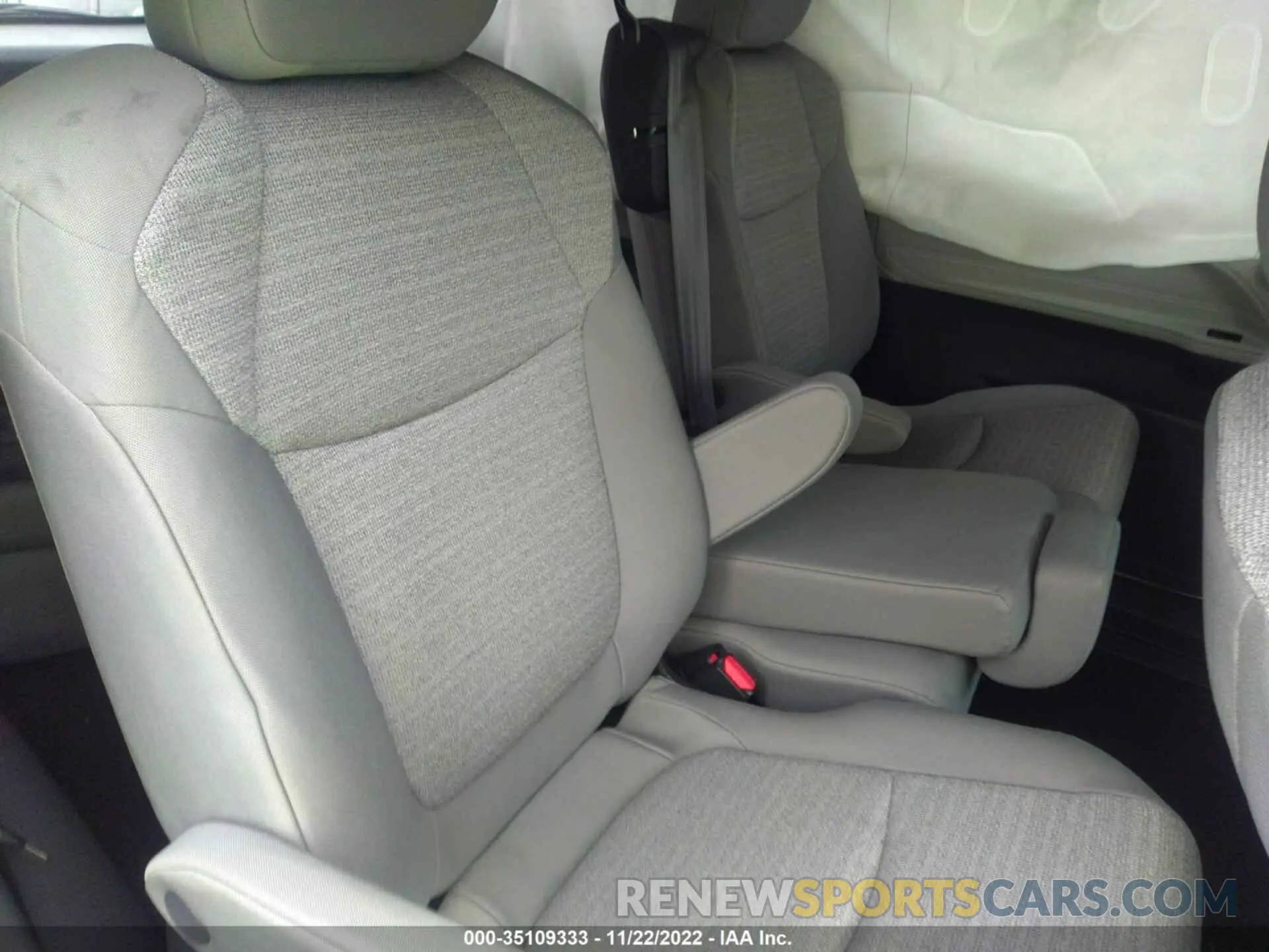 8 Photograph of a damaged car 5TDKRKEC4NS122765 TOYOTA SIENNA 2022