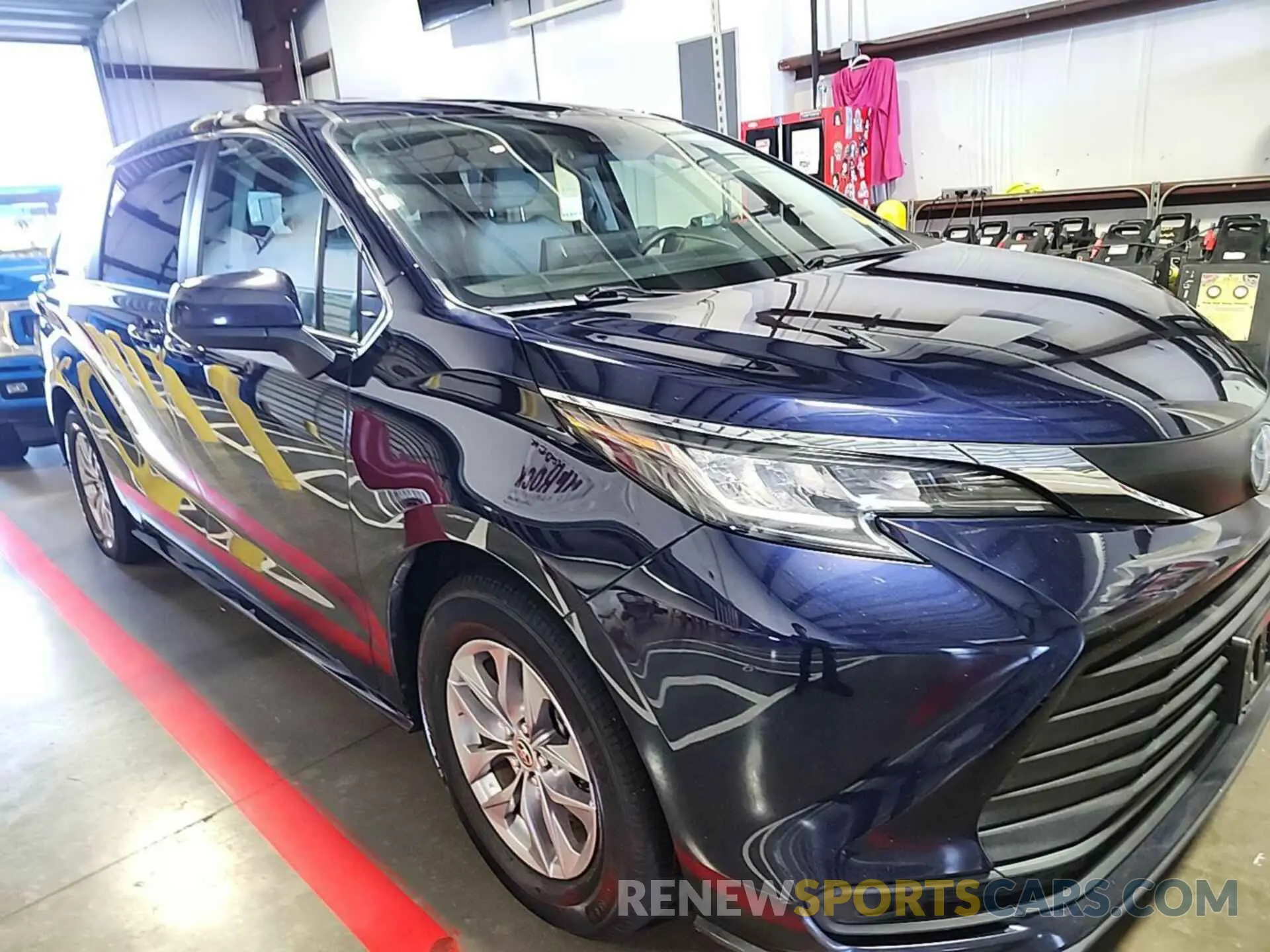 5 Фотография поврежденного автомобиля 5TDKRKEC7NS089793 TOYOTA SIENNA 2022