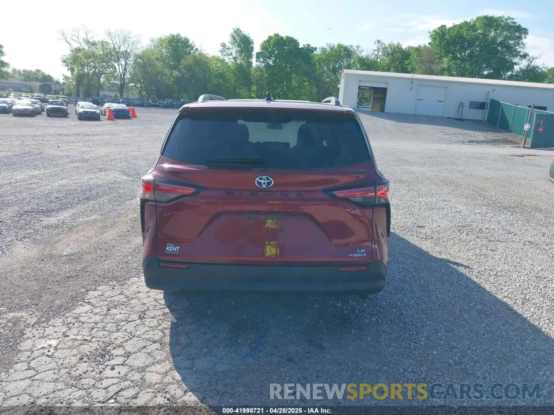 16 Photograph of a damaged car 5TDKRKEC7NS095271 TOYOTA SIENNA 2022