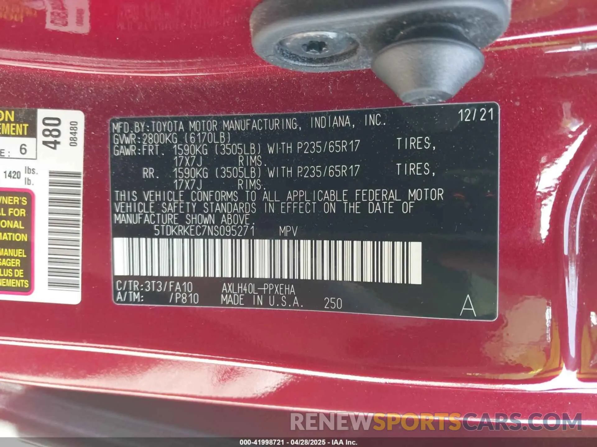 9 Photograph of a damaged car 5TDKRKEC7NS095271 TOYOTA SIENNA 2022