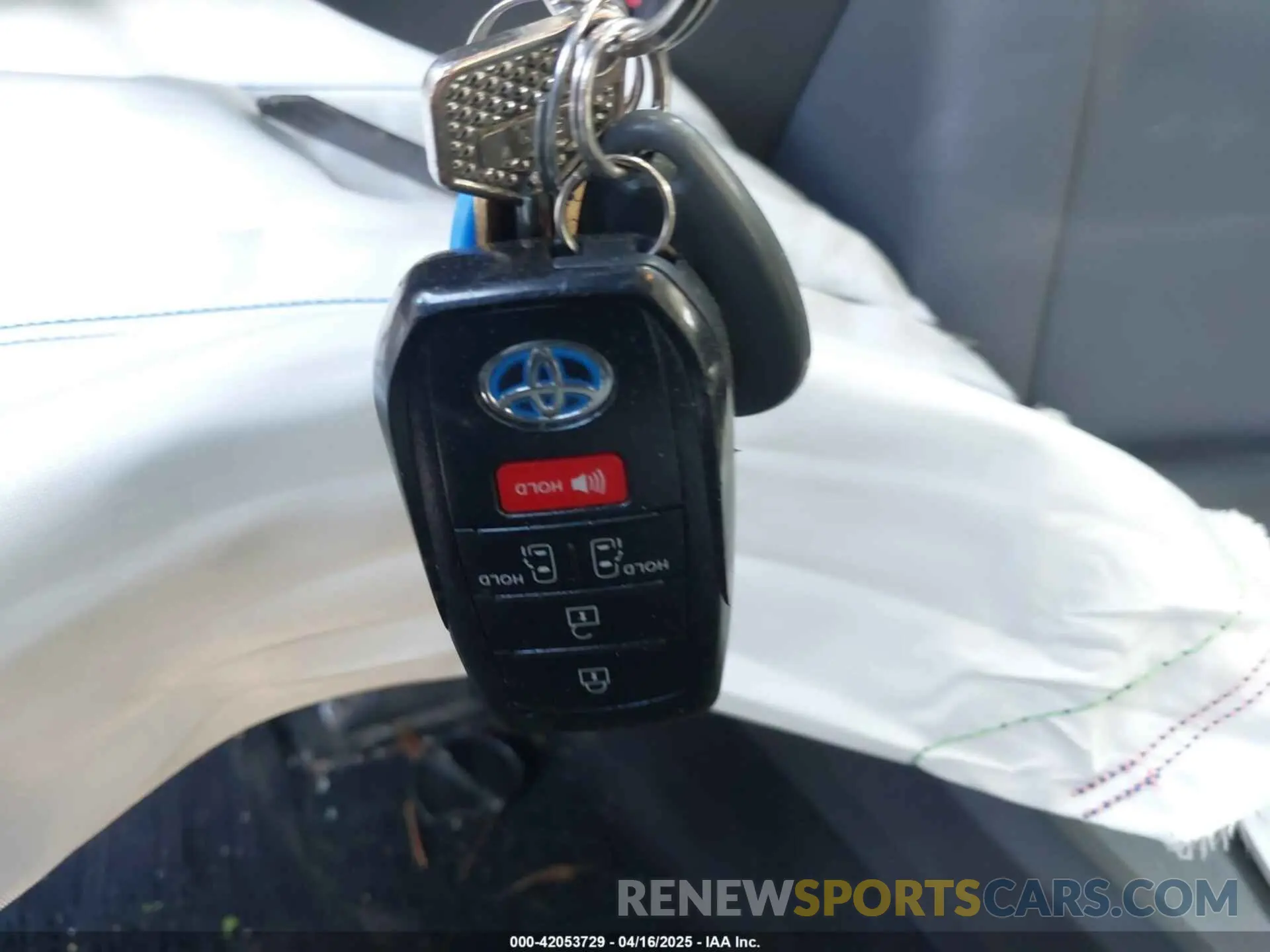 11 Photograph of a damaged car 5TDKSKFC1NS073088 TOYOTA SIENNA 2022