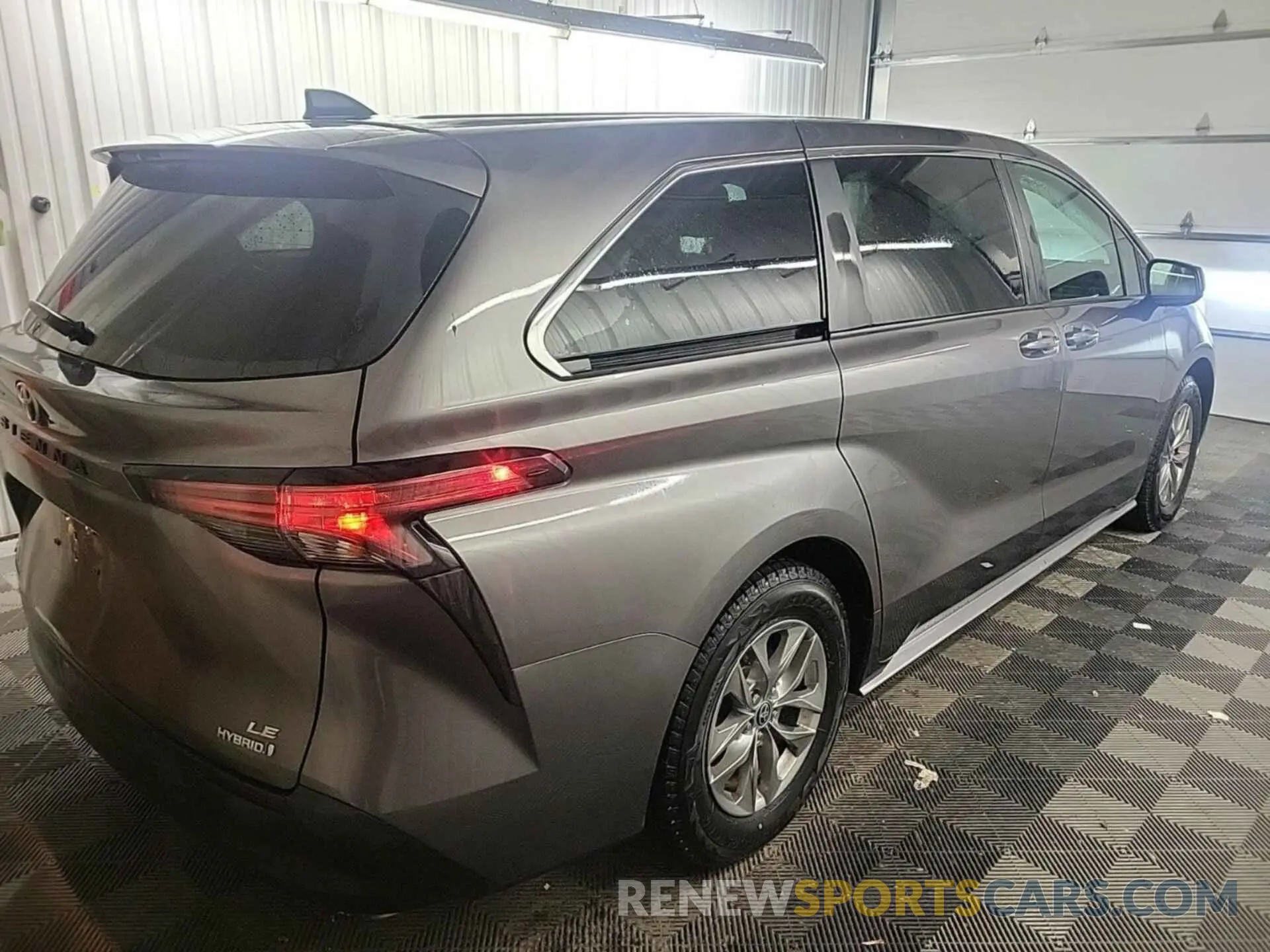 12 Photograph of a damaged car 5TDKSKFC2NS047017 TOYOTA SIENNA 2022