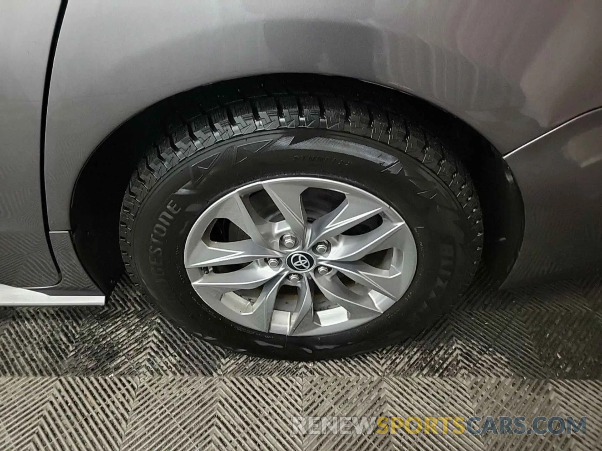7 Photograph of a damaged car 5TDKSKFC2NS047017 TOYOTA SIENNA 2022