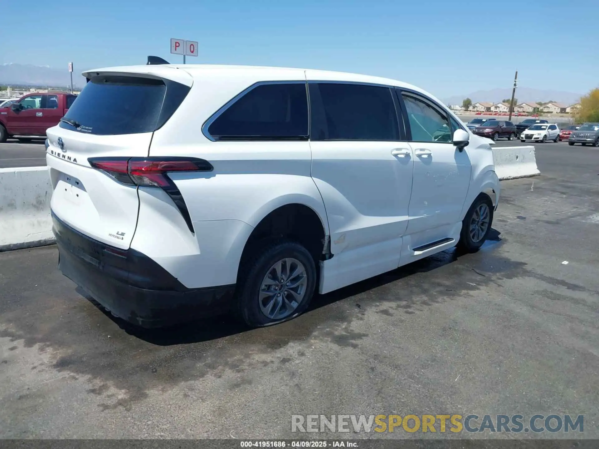 4 Фотография поврежденного автомобиля 5TDKSKFC3NS070984 TOYOTA SIENNA 2022