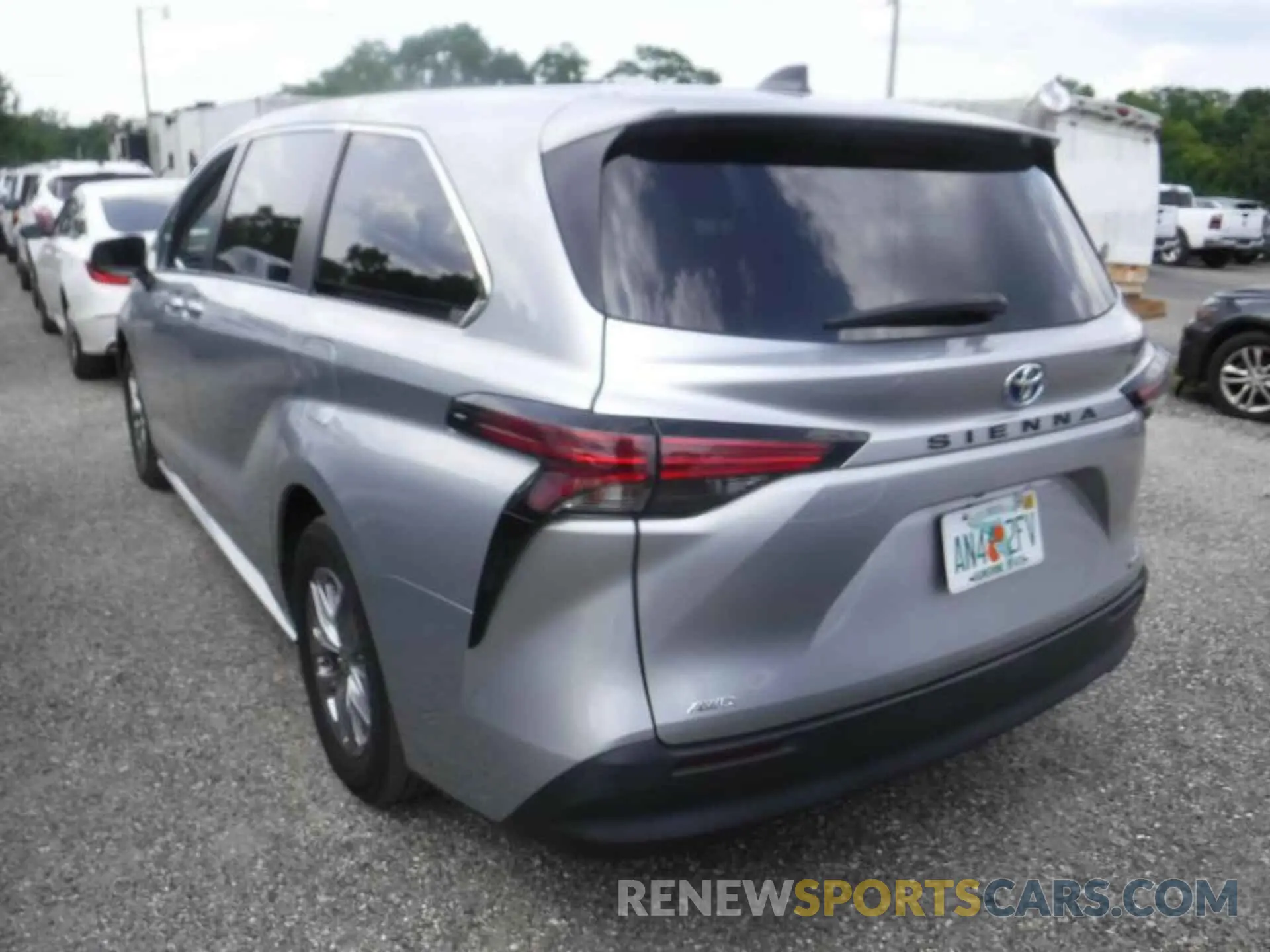 11 Photograph of a damaged car 5TDKSKFC8NS070446 TOYOTA SIENNA 2022