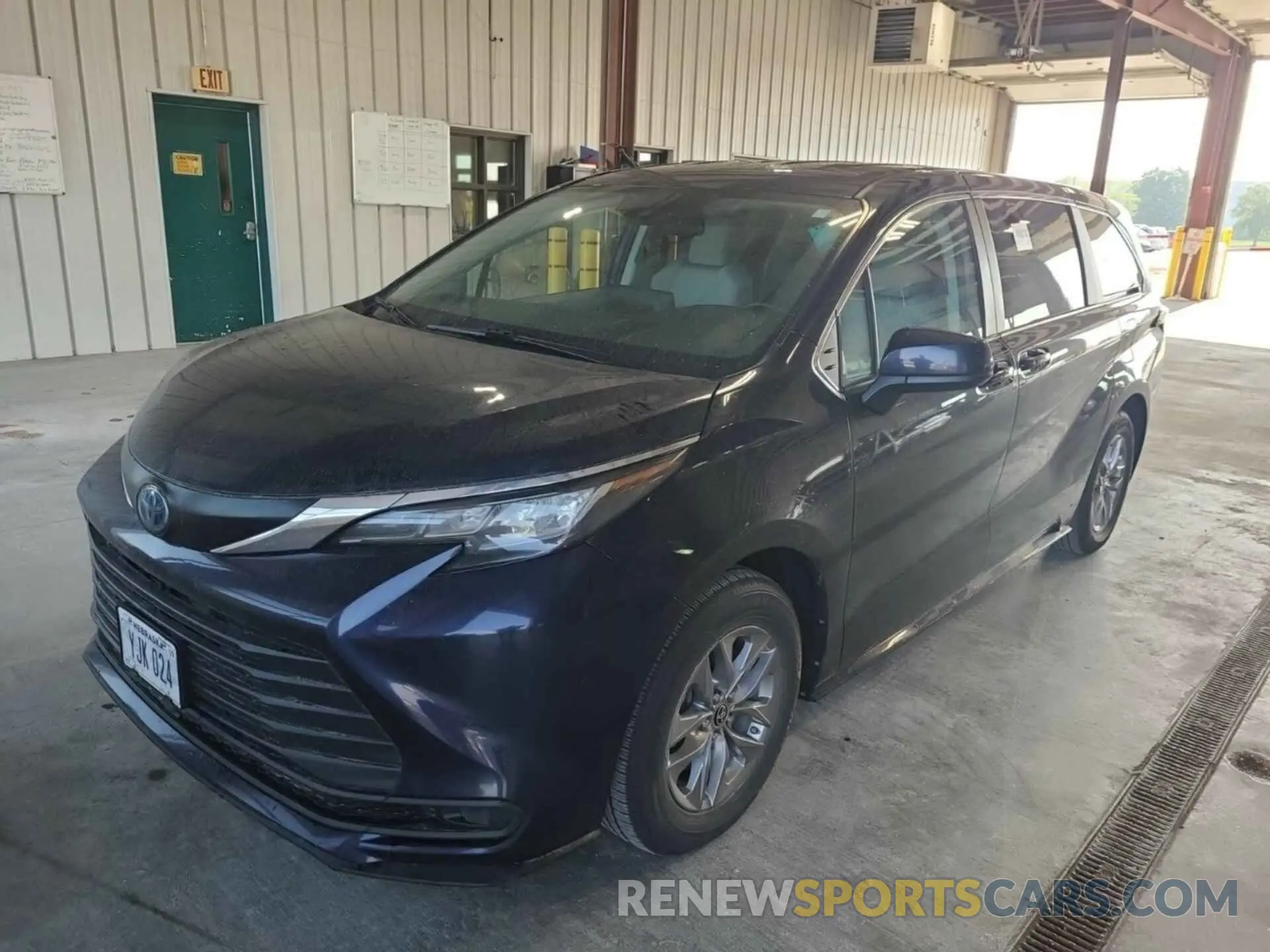 15 Photograph of a damaged car 5TDKSKFC8NS070785 TOYOTA SIENNA 2022