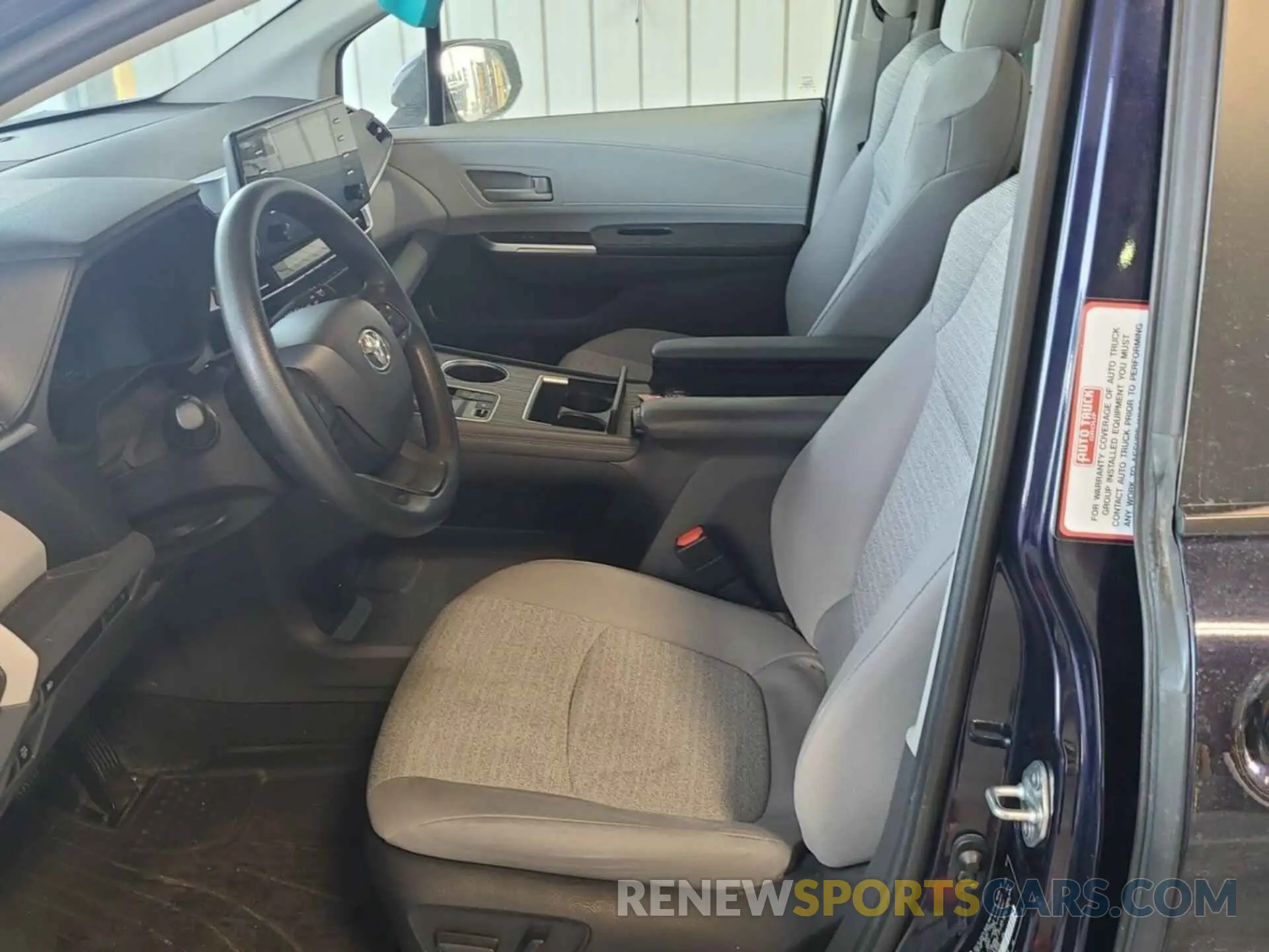 2 Photograph of a damaged car 5TDKSKFC8NS070785 TOYOTA SIENNA 2022