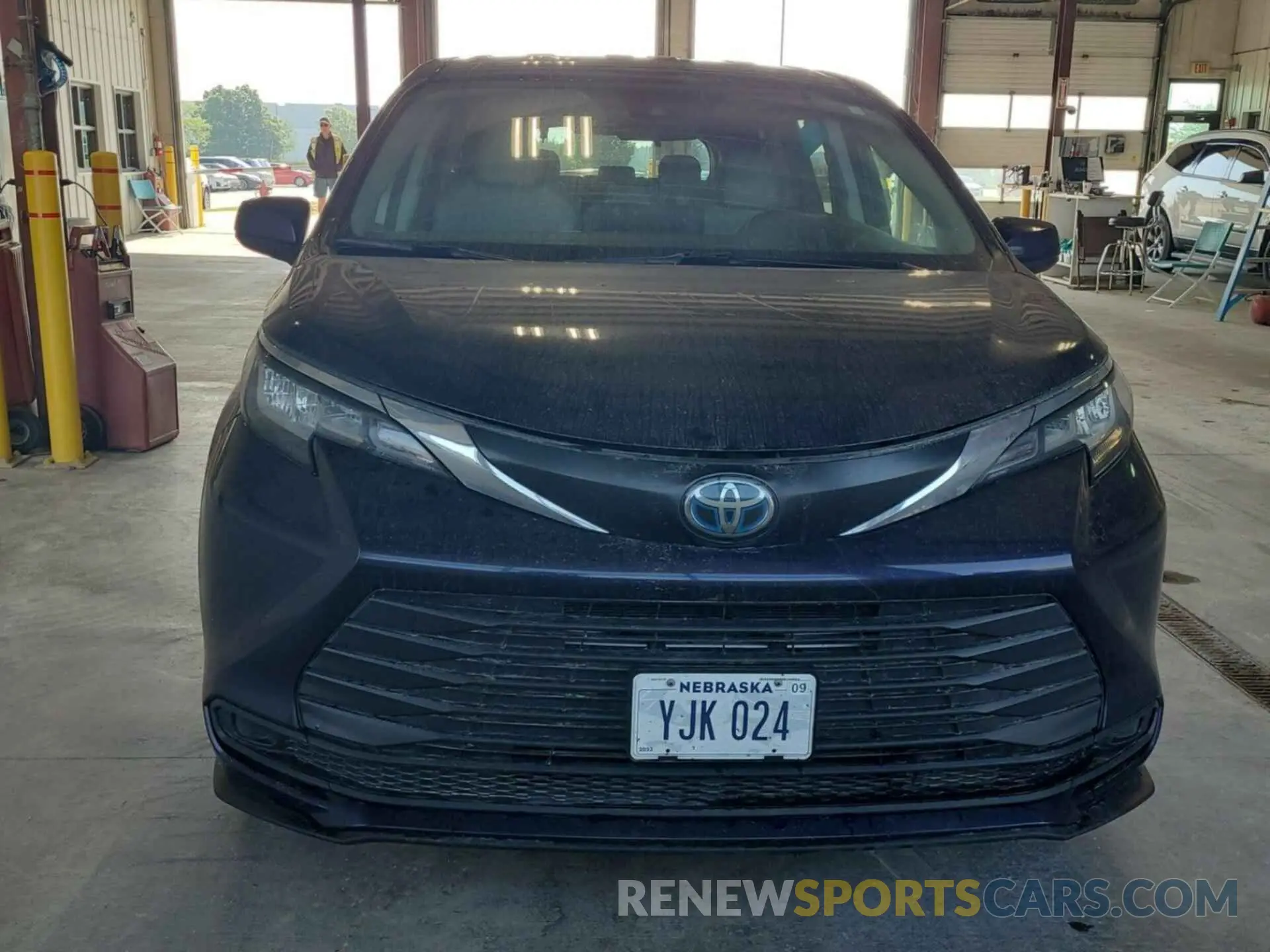 23 Photograph of a damaged car 5TDKSKFC8NS070785 TOYOTA SIENNA 2022