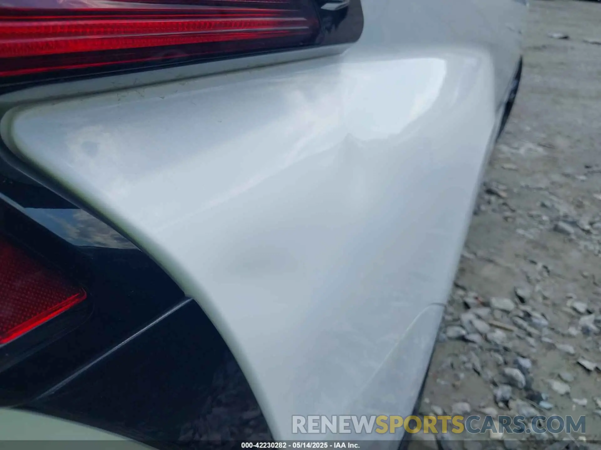 19 Photograph of a damaged car 5TDXRKEC8NS102962 TOYOTA SIENNA 2022